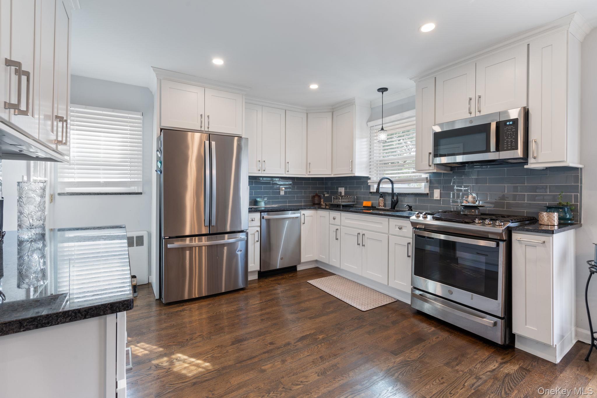 #3 photo, 68 Thorne Avenue, North Massapequa , NY 11758