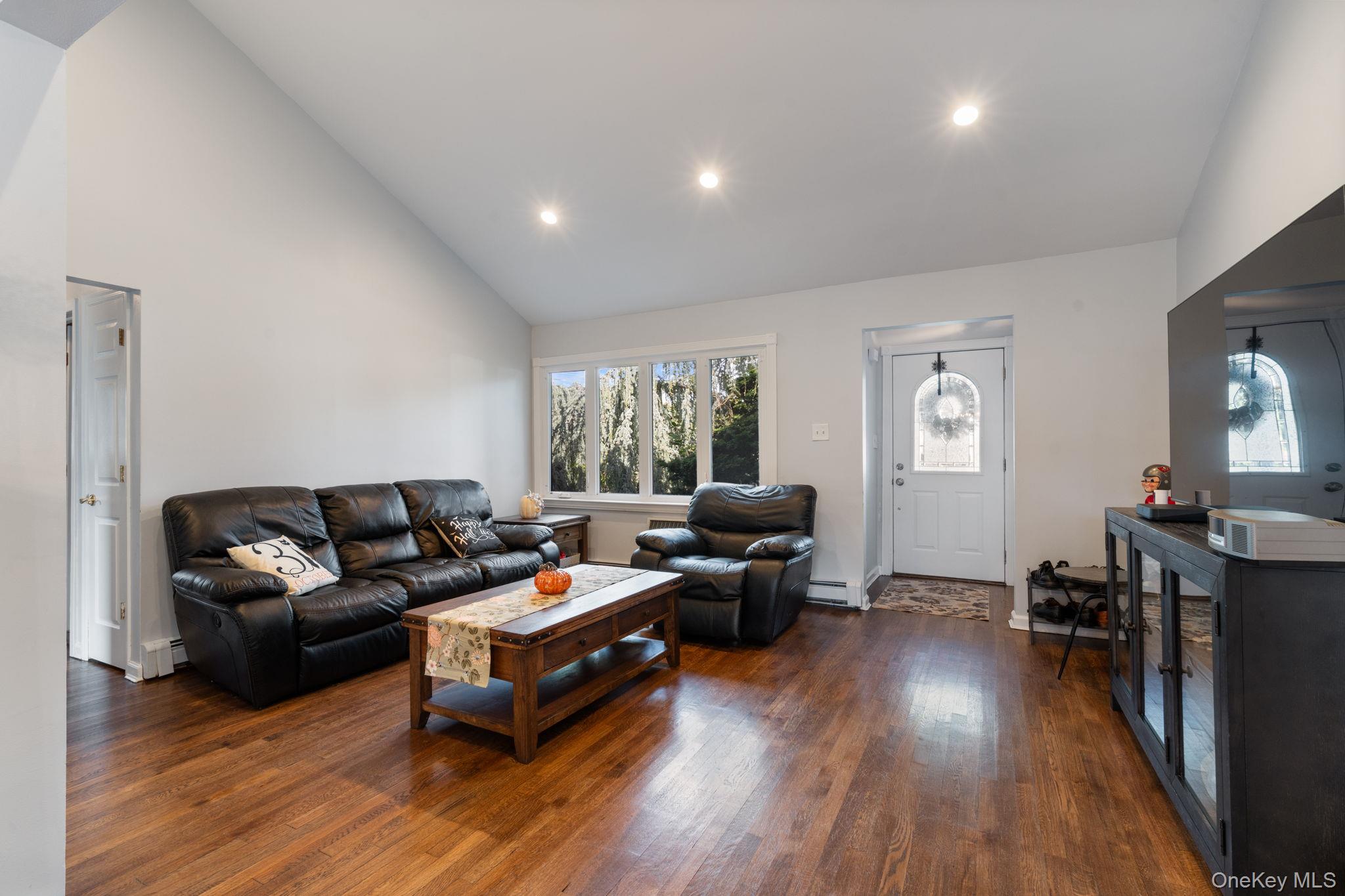 #9 photo, 68 Thorne Avenue, North Massapequa , NY 11758