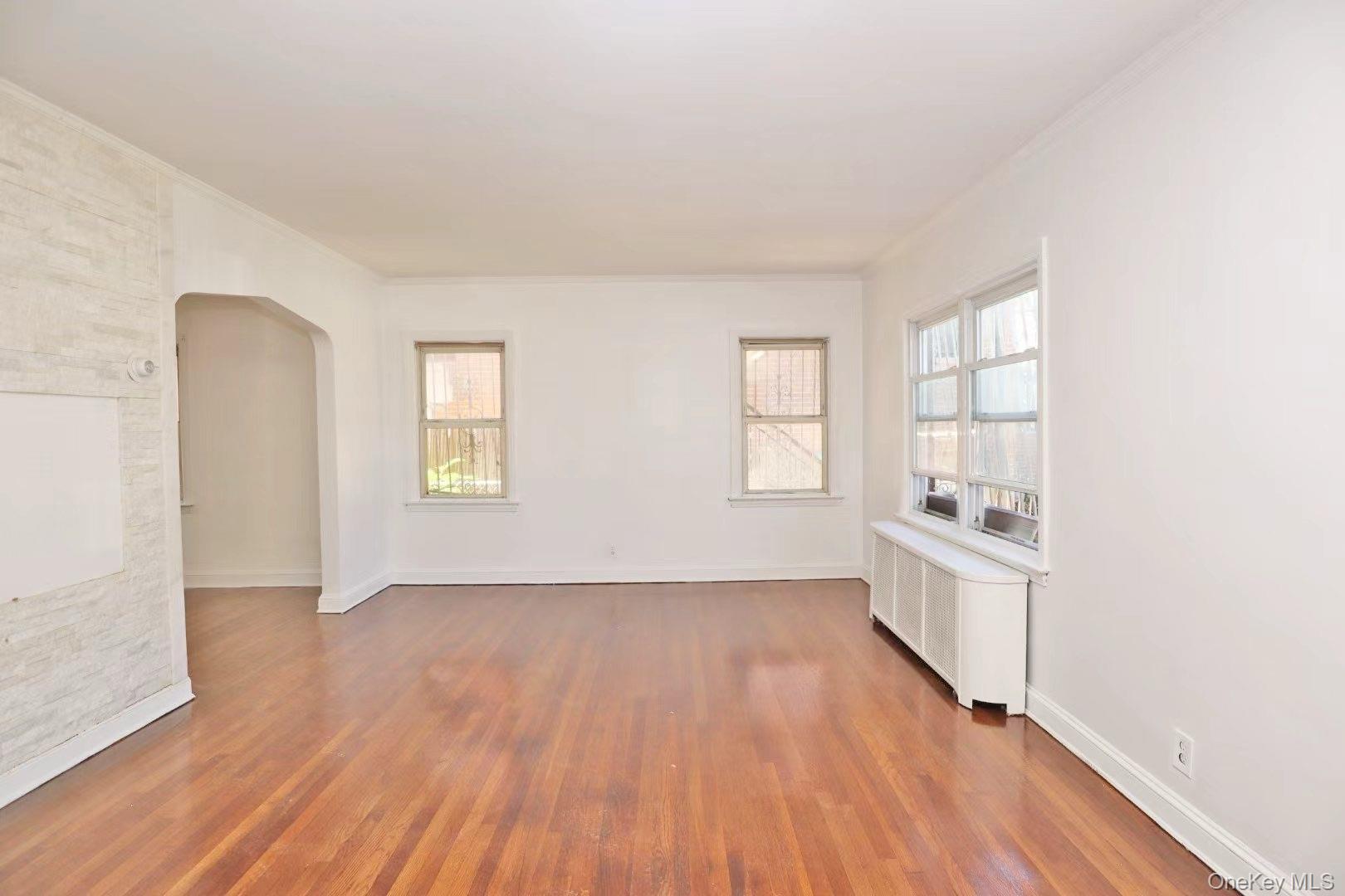 #5 photo, 106-10 32nd Avenue, クイーンズ区 East Elmhurst , NY 11369