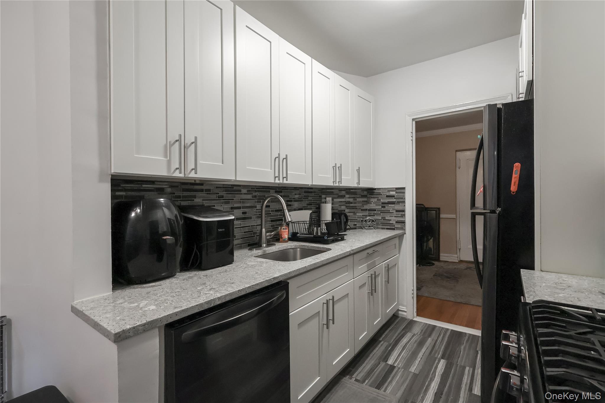 #11 photo, 84-51 Beverly Rd, Kew Gardens , NY 11415