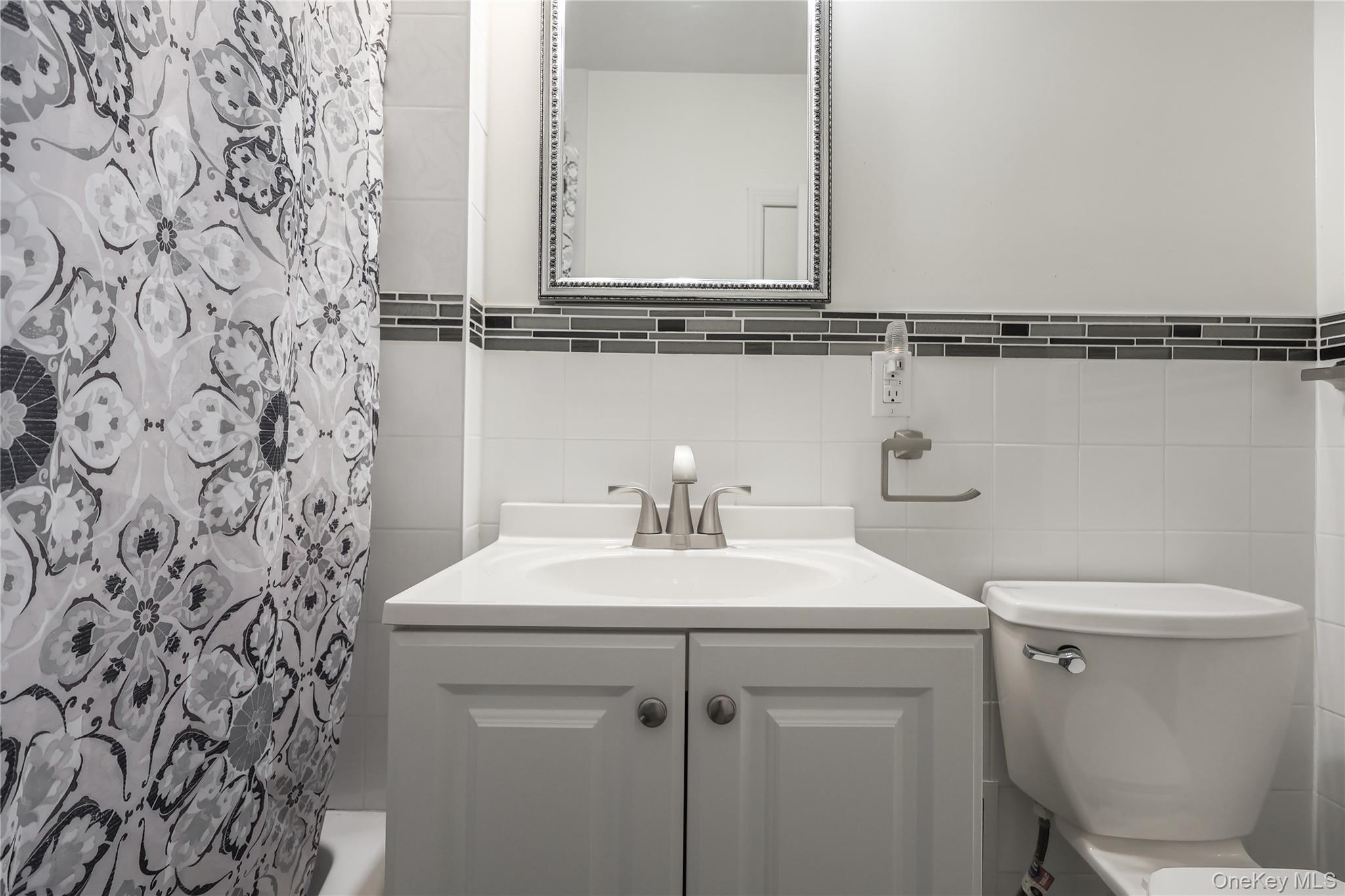 #13 photo, 84-51 Beverly Rd, Kew Gardens , NY 11415