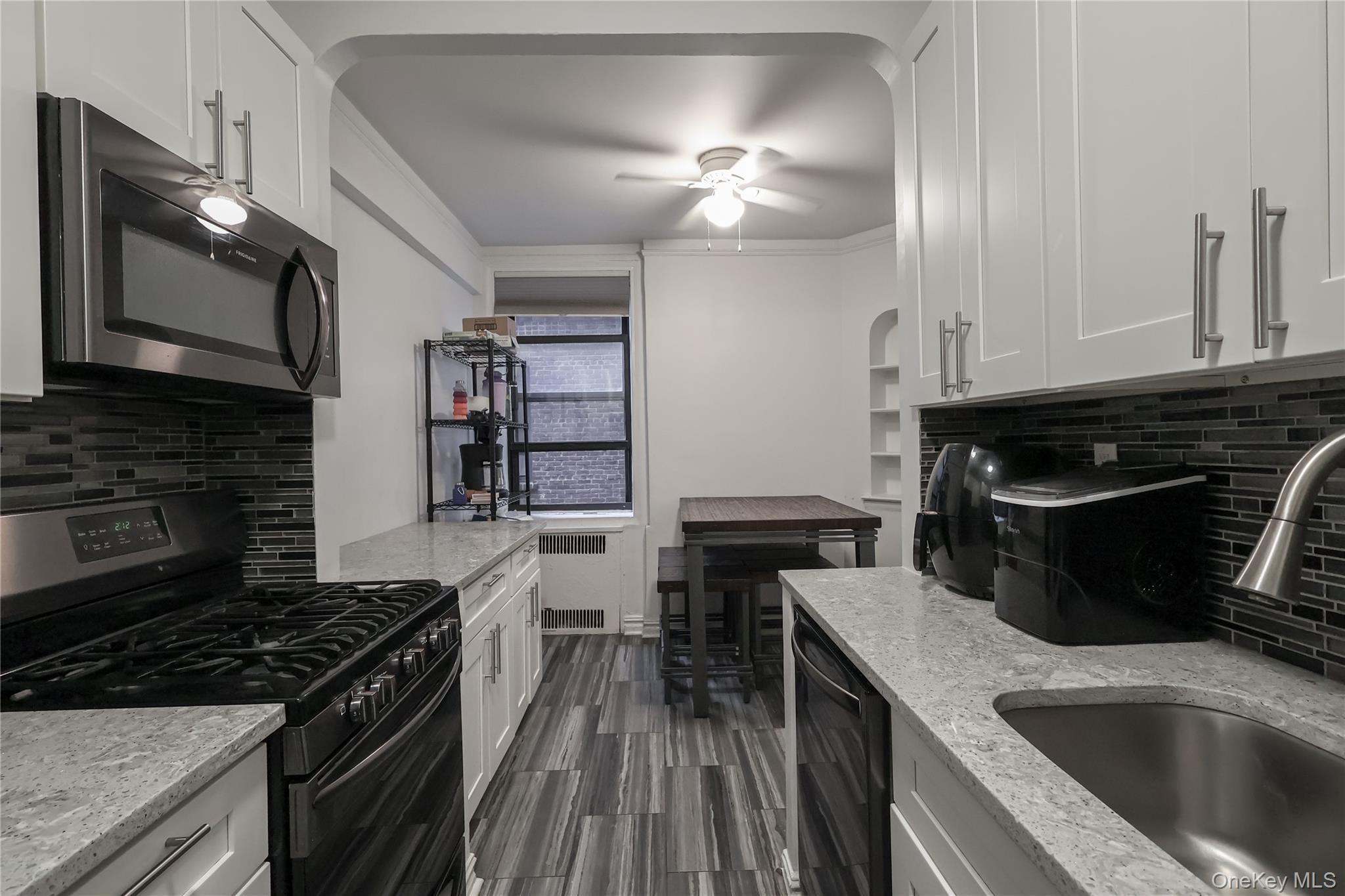 #9 photo, 84-51 Beverly Rd, Kew Gardens , NY 11415