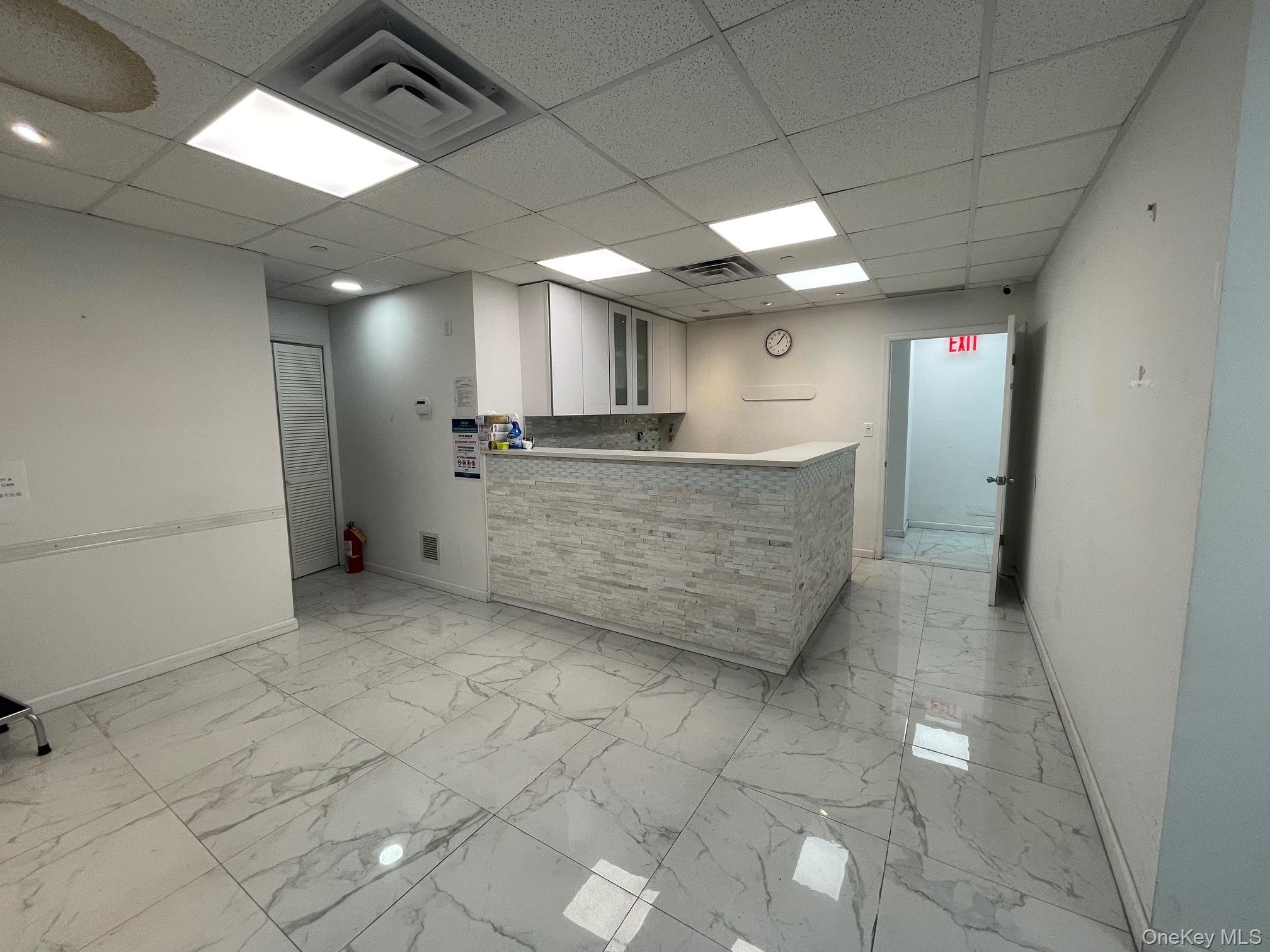 #12 photo, 41-42 College Point Boulevard, クイーンズ区 Flushing , NY 11355