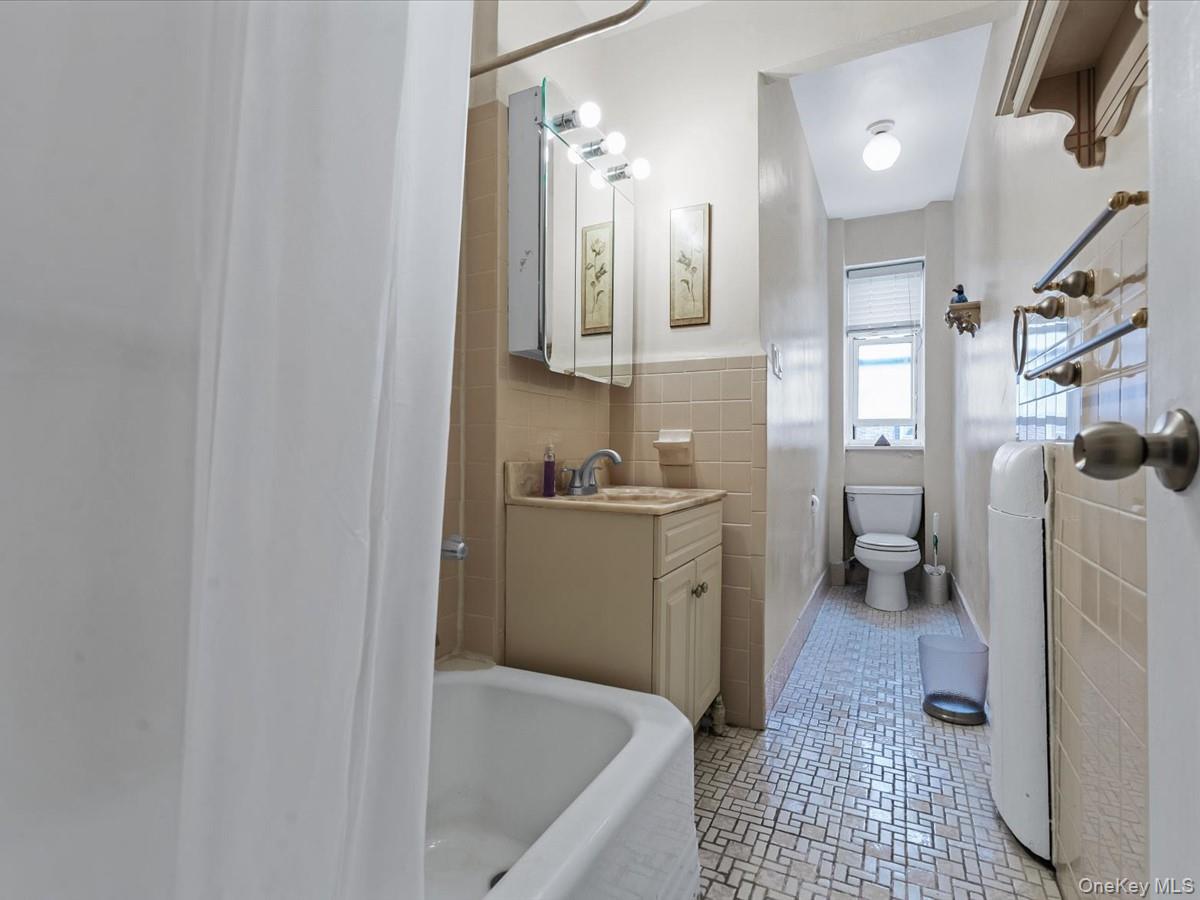 #18 photo, 11034 73rd Road, Forest Hills , NY 11375