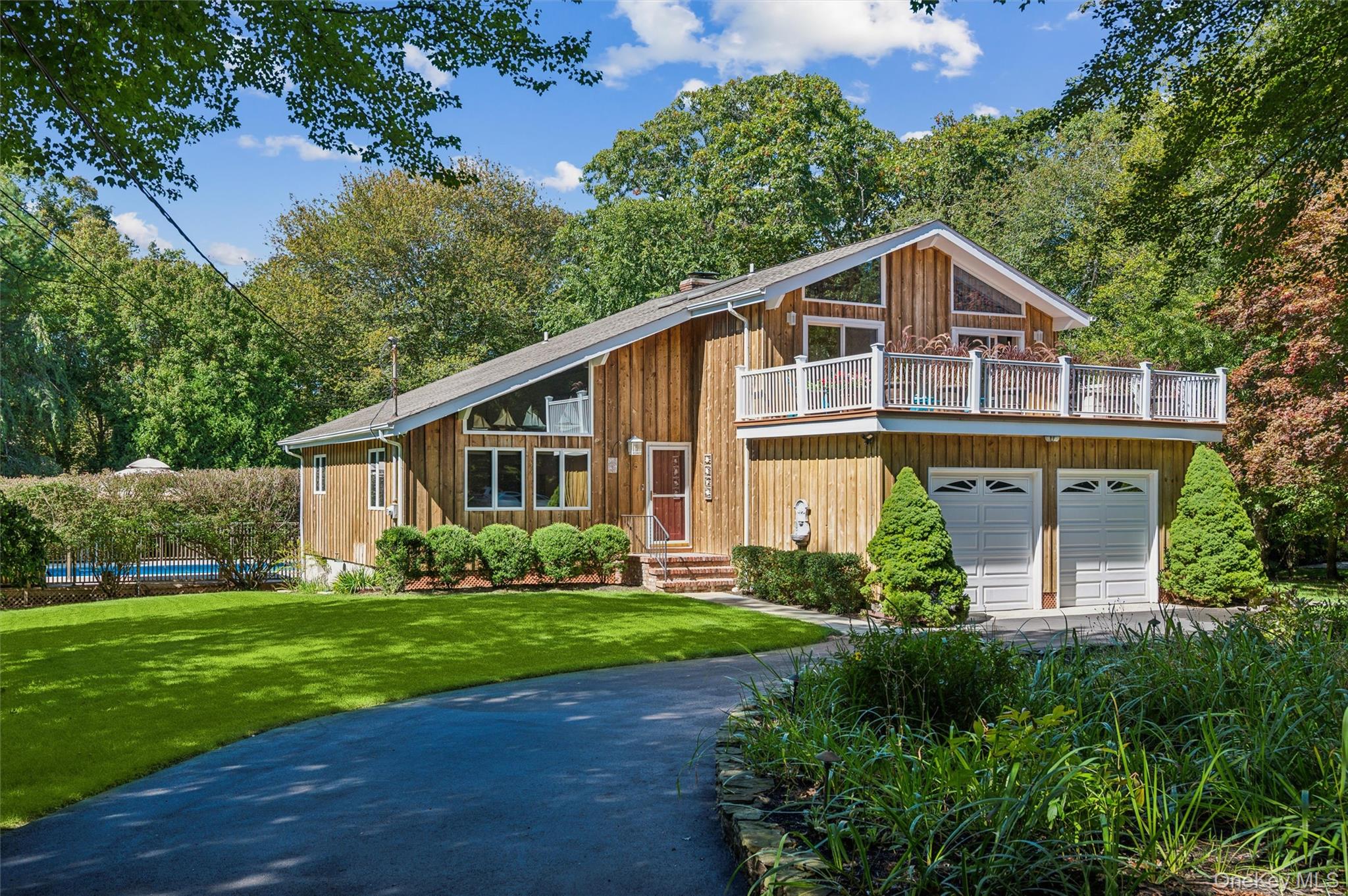 #1 photo, 15 Windwood Court, サフォーク郡 Westhampton , NY 11977