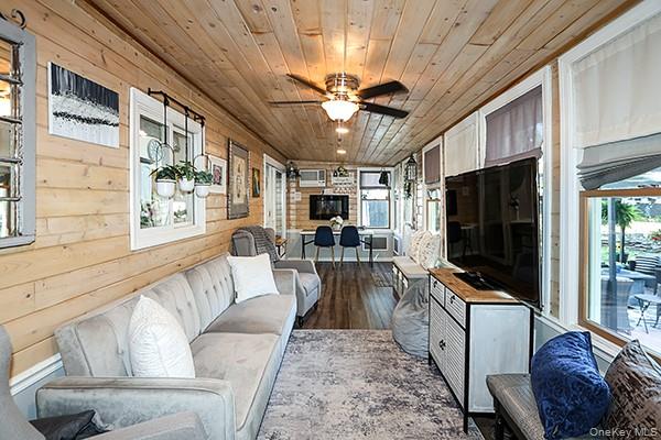 #13 photo, 97 Indian Head Road, Kings Park , NY 11754