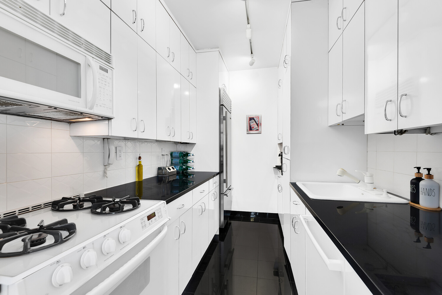 #11 photo, 303 E 43RD Street, マンハッタン Turtle Bay , NY 10017