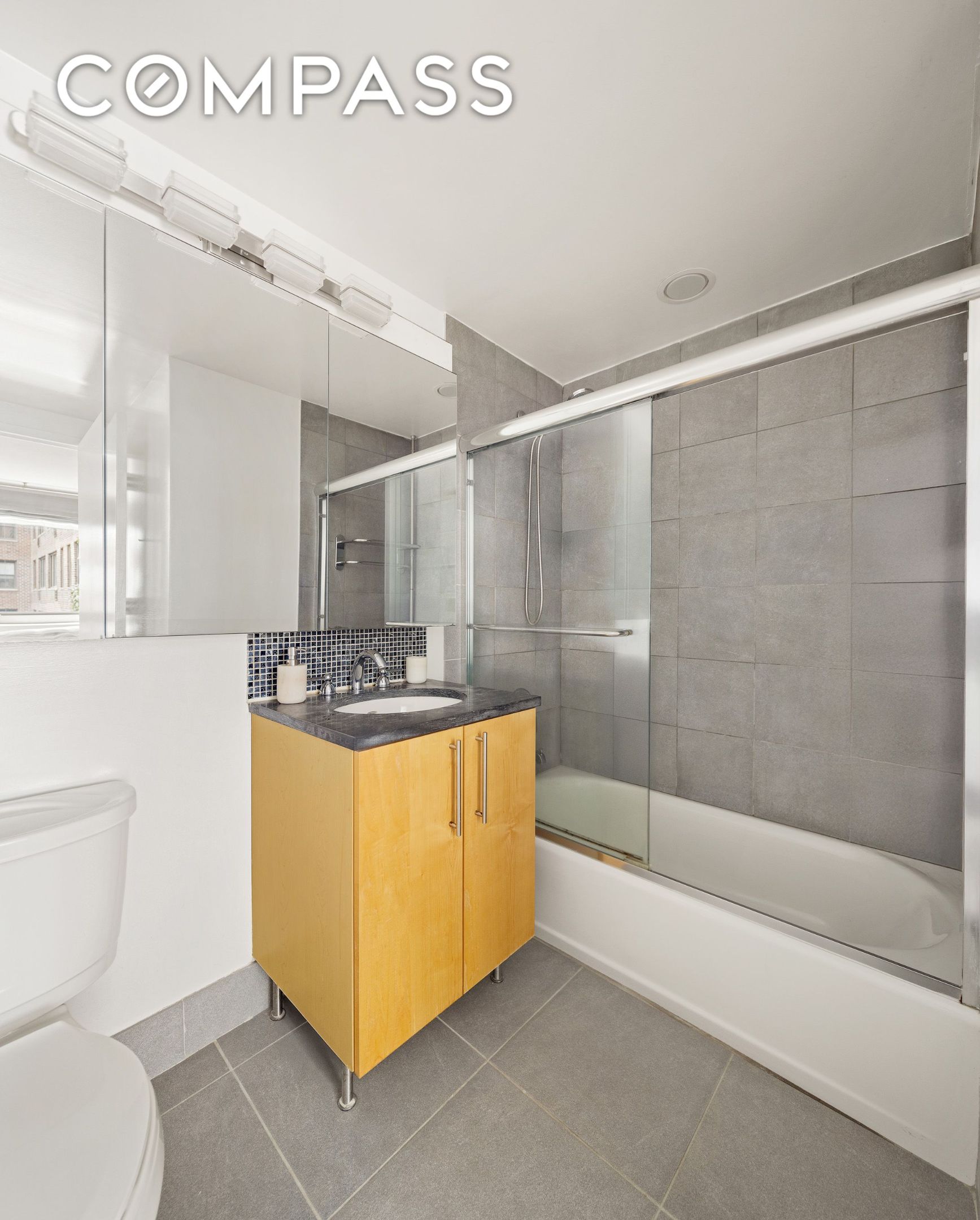 #6 photo, 242 E 25th Street, マンハッタン Kips Bay , NY 10010