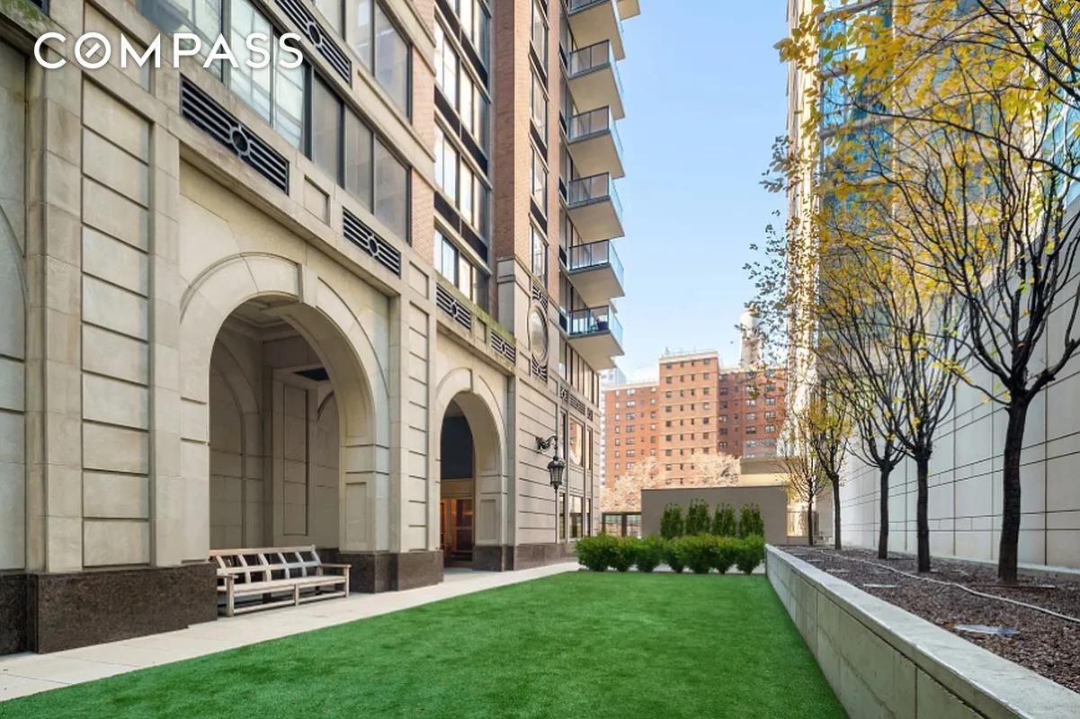 #9 photo, 161 W 61st Street, マンハッタン Upper West Side , NY 10023