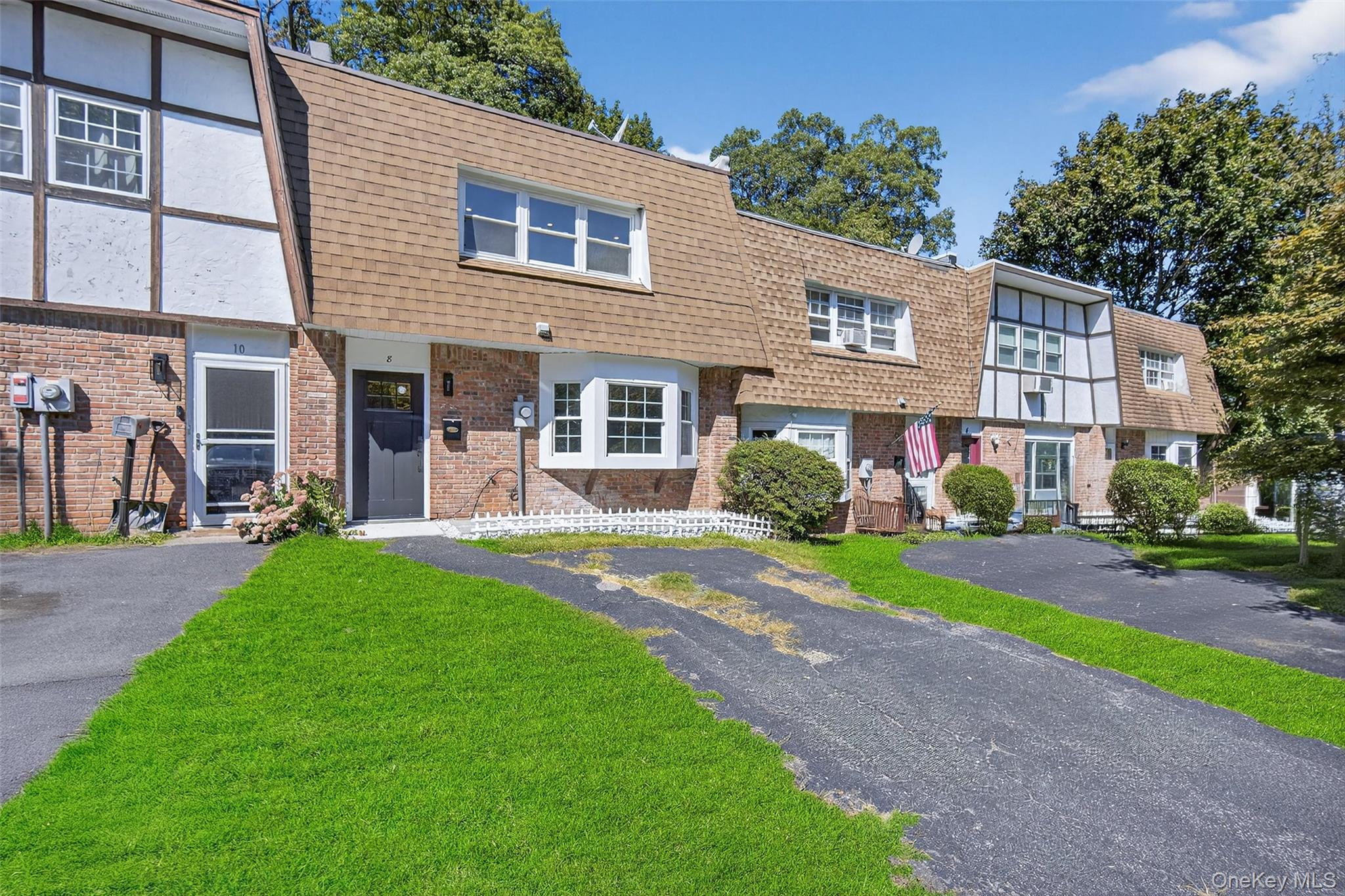 #3 photo, 8 Roundtree Court, Beacon , NY 12508