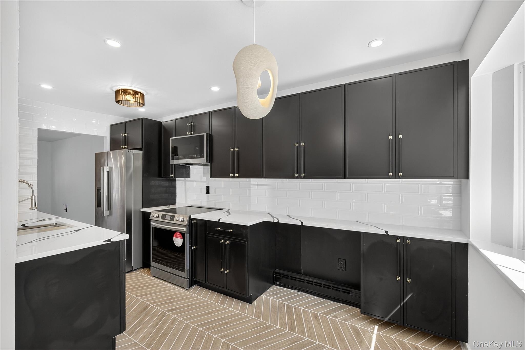 #8 photo, 8 Roundtree Court, Beacon , NY 12508