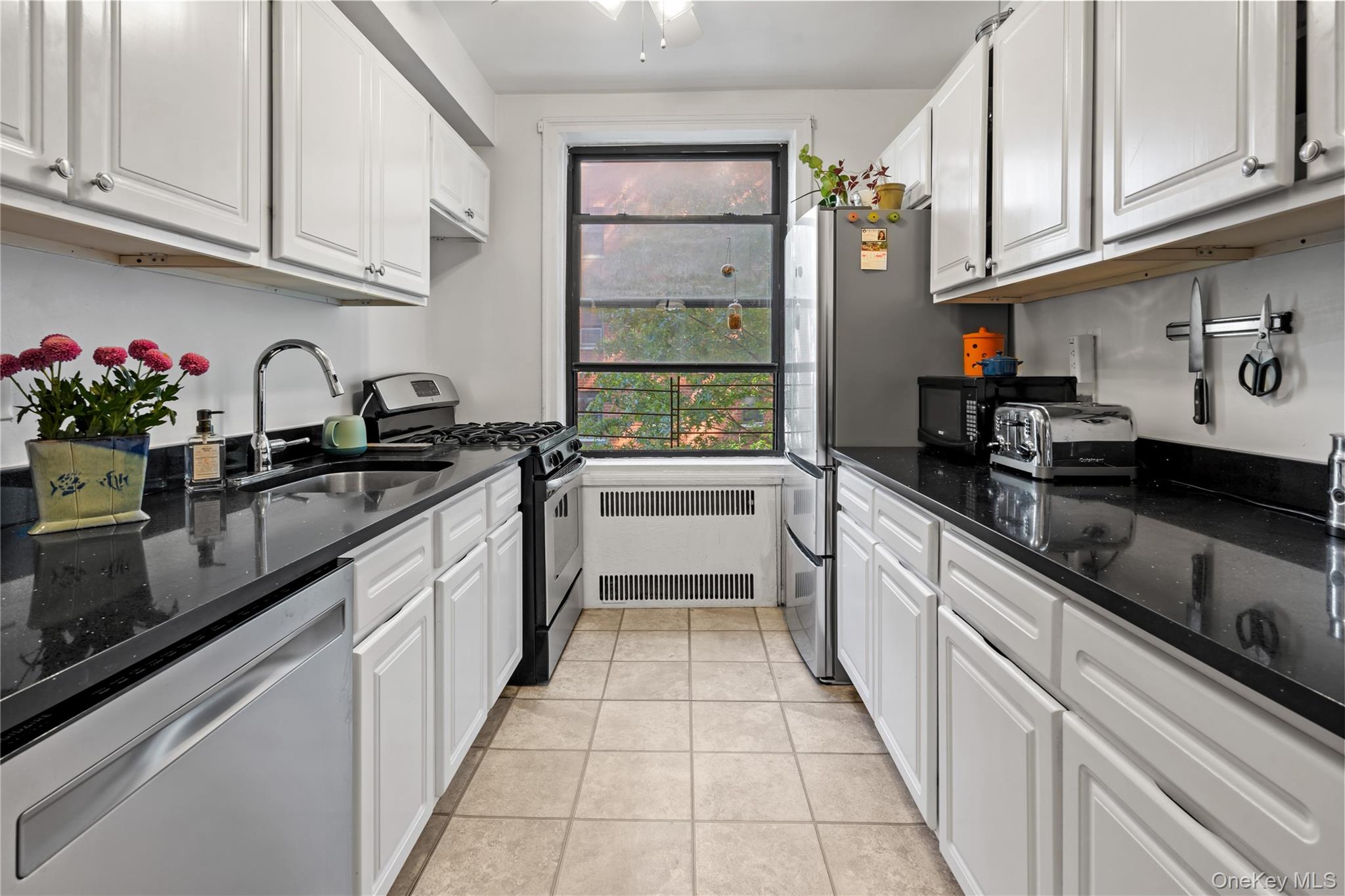 #4 photo, 83-80 118th Street, クイーンズ区 Kew Gardens , NY 11415