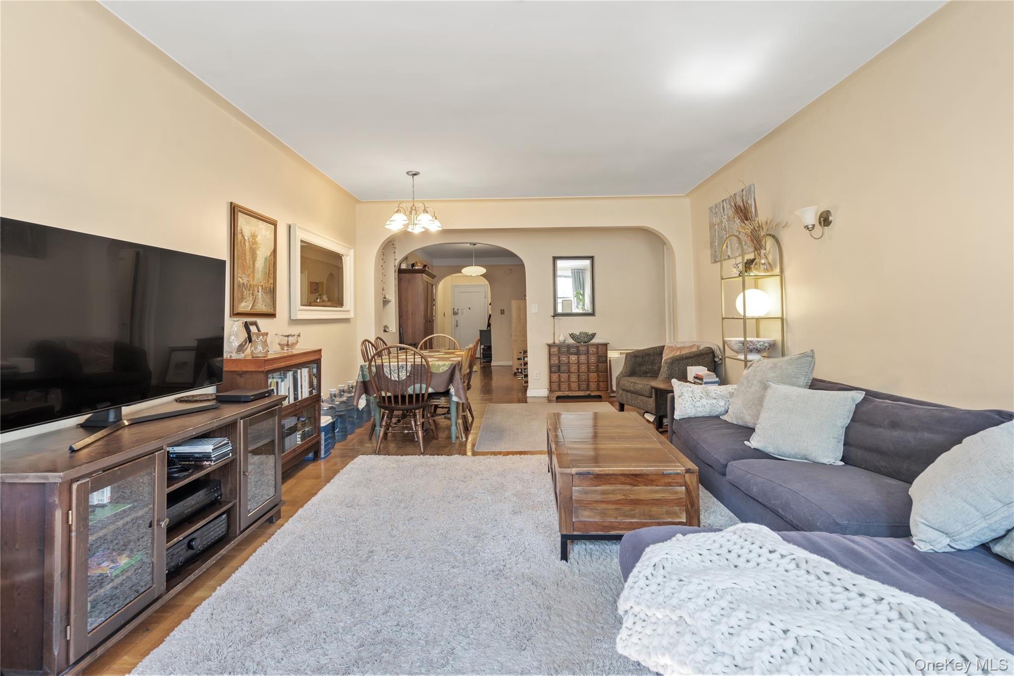 #6 photo, 83-80 118th Street, クイーンズ区 Kew Gardens , NY 11415