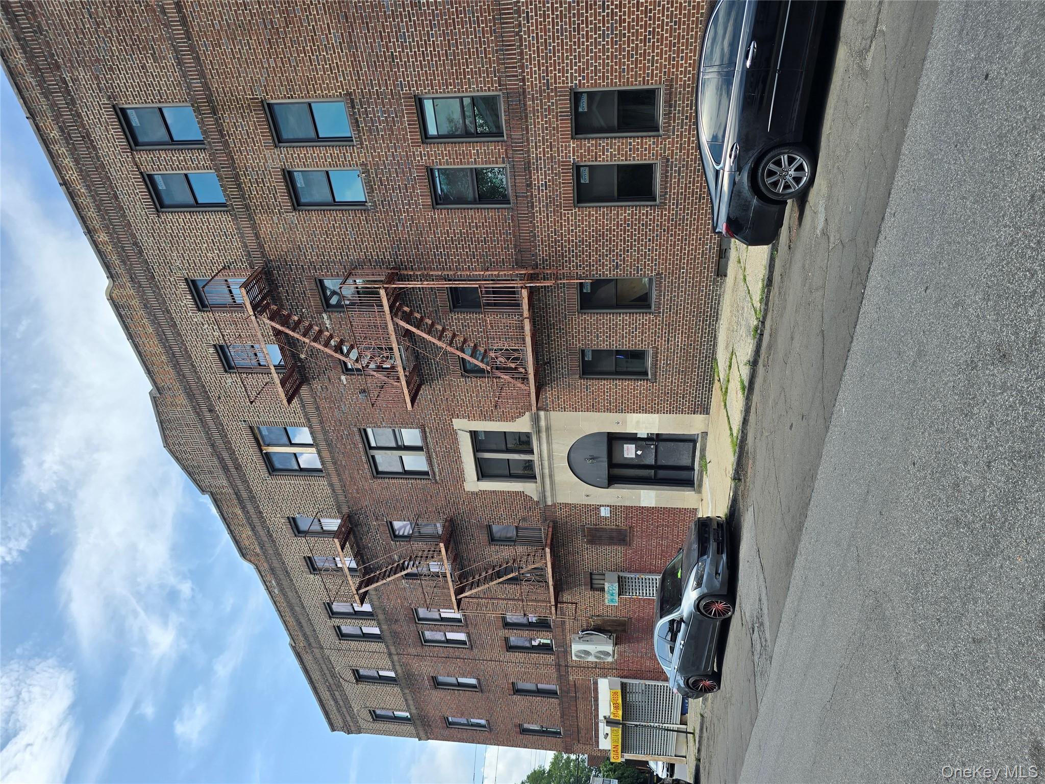 #1 photo, 145 W Sidney Avenue, Fleetwood , NY 10550