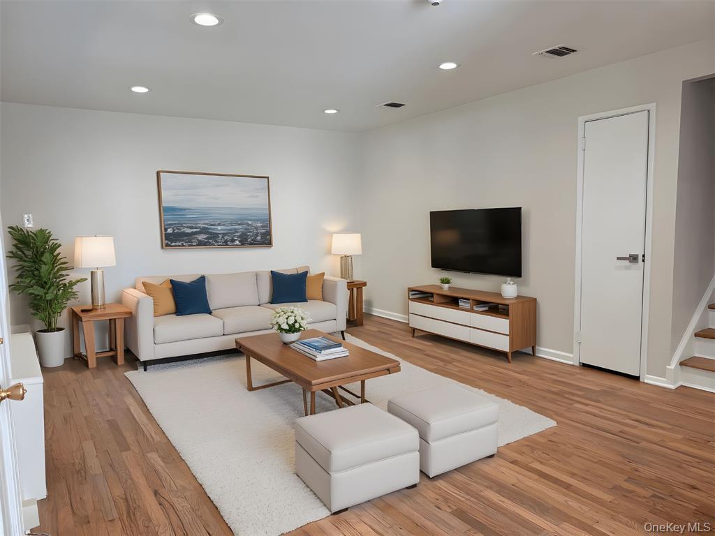 #13 photo, 5-A second, Great Neck , NY 11021