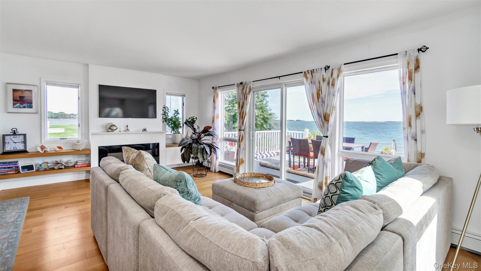 #13 photo, 12960 Main Road, East Marion , NY 11939