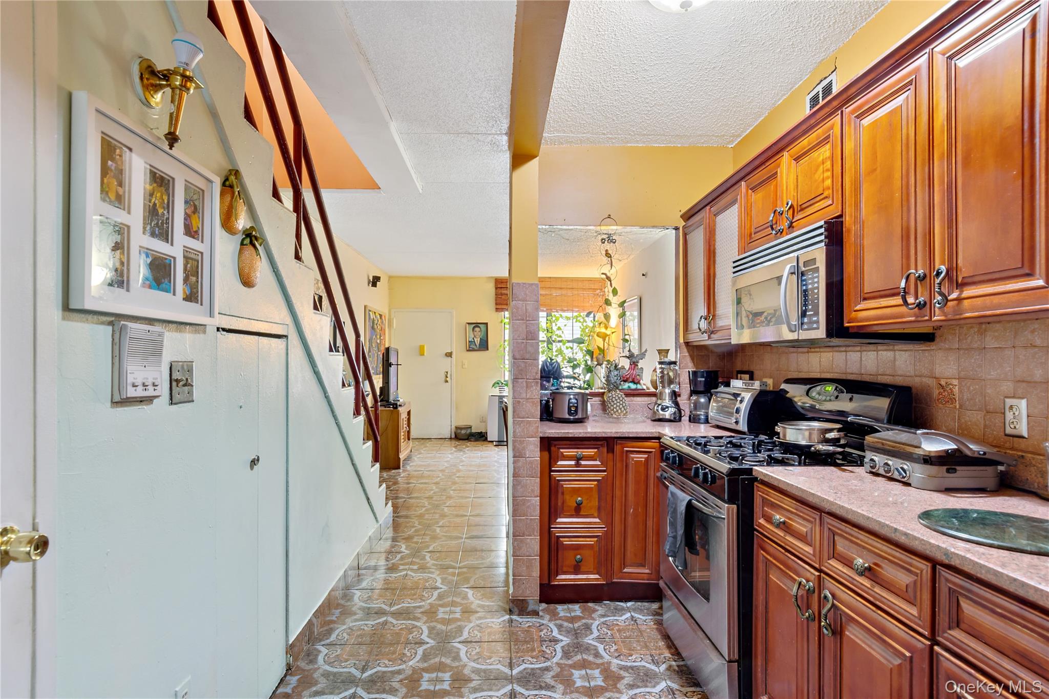 #3 photo, 745 St Anns Avenue, ブロンクス区 Bronx , NY 10456