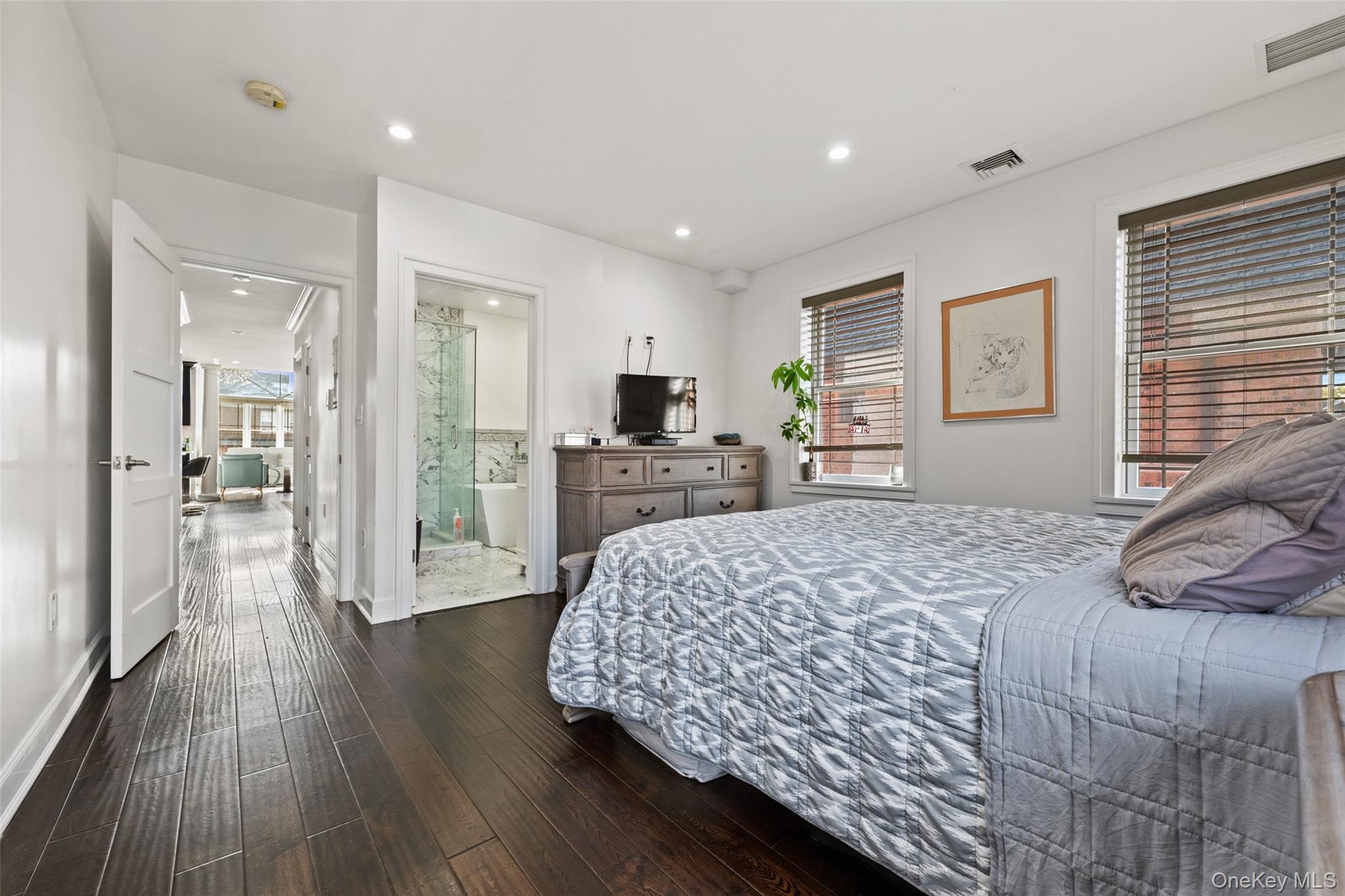 #20 photo, 2063 Narragansett Avenue, Bronx , NY 10461