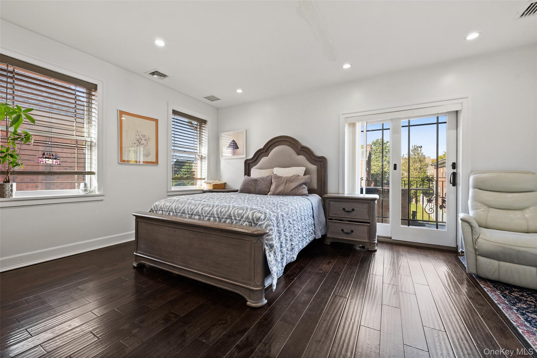 #6 photo, 2063 Narragansett Avenue, Bronx , NY 10461