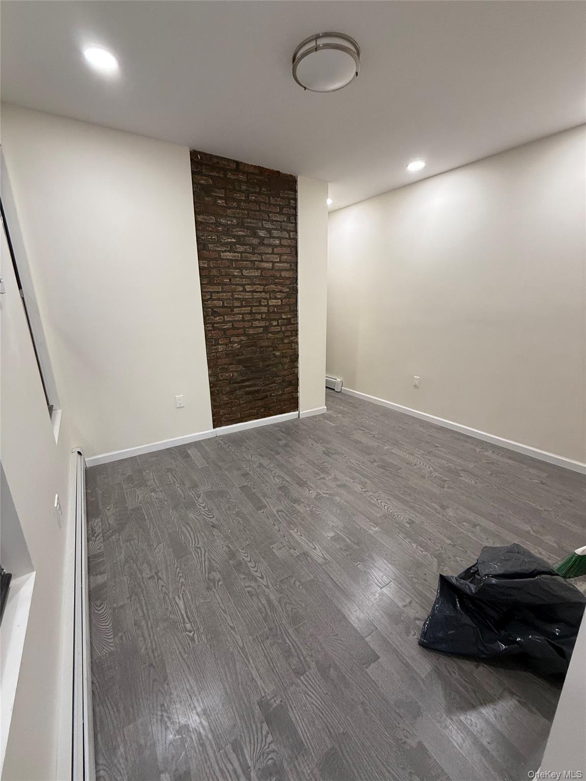 #5 photo, 1869 CARTER Avenue, Bronx , NY 10457