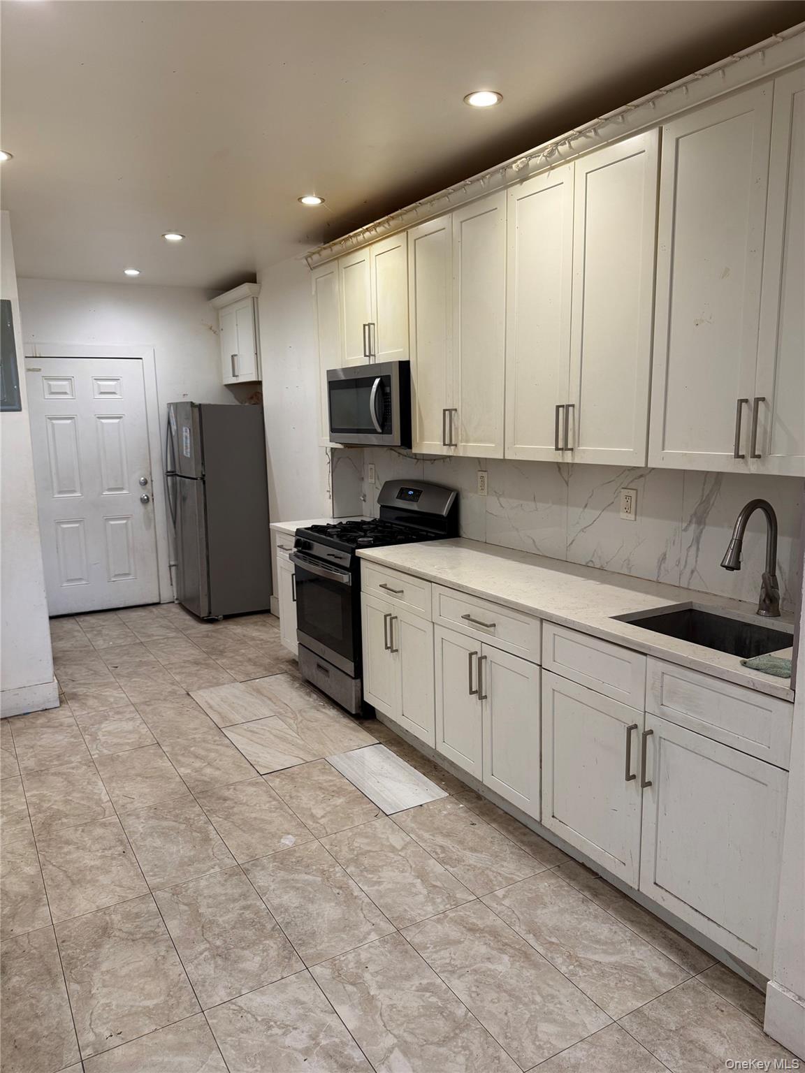 #2 photo, 737 SHEFFIELD Avenue, Brooklyn , NY 11207