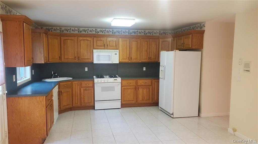 #4 photo, 57 Sage Hollow Court, Dix Hills , NY 11746