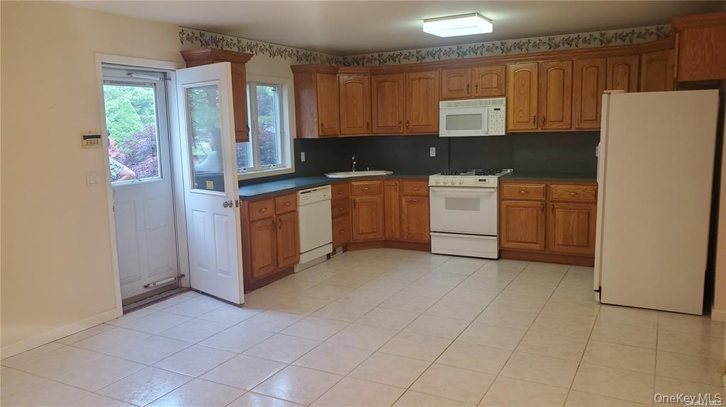 #5 photo, 57 Sage Hollow Court, Dix Hills , NY 11746