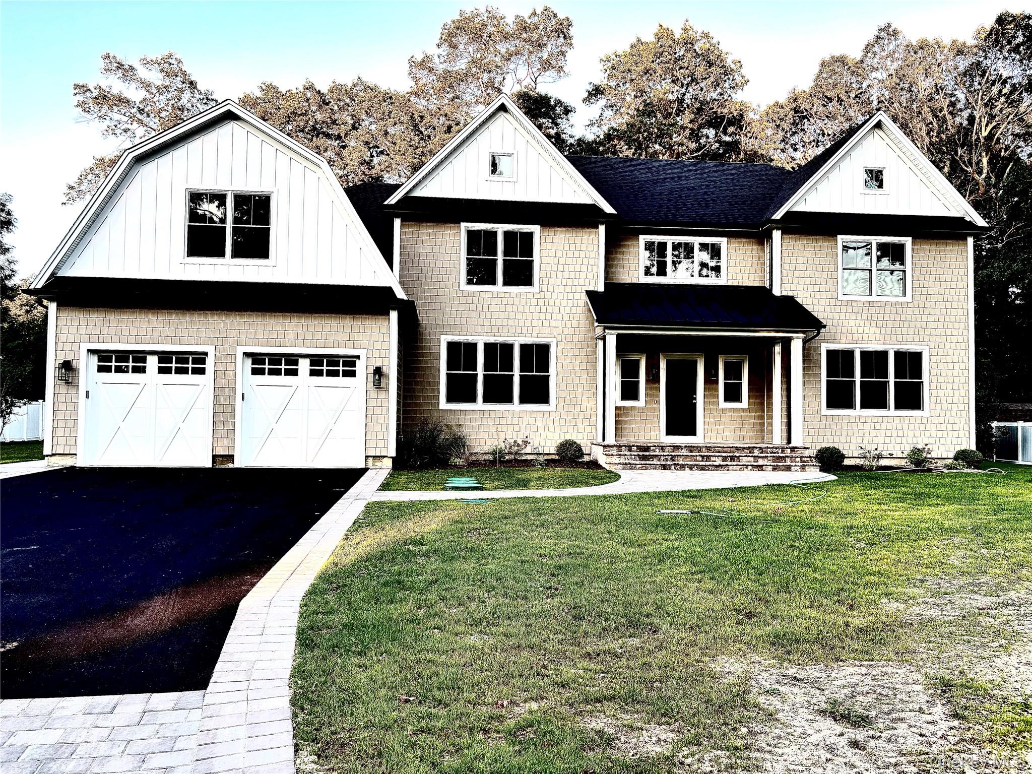 #1 photo, 165 Main Avenue, सफ़ोक काउंटी Lake Grove , NY 11755