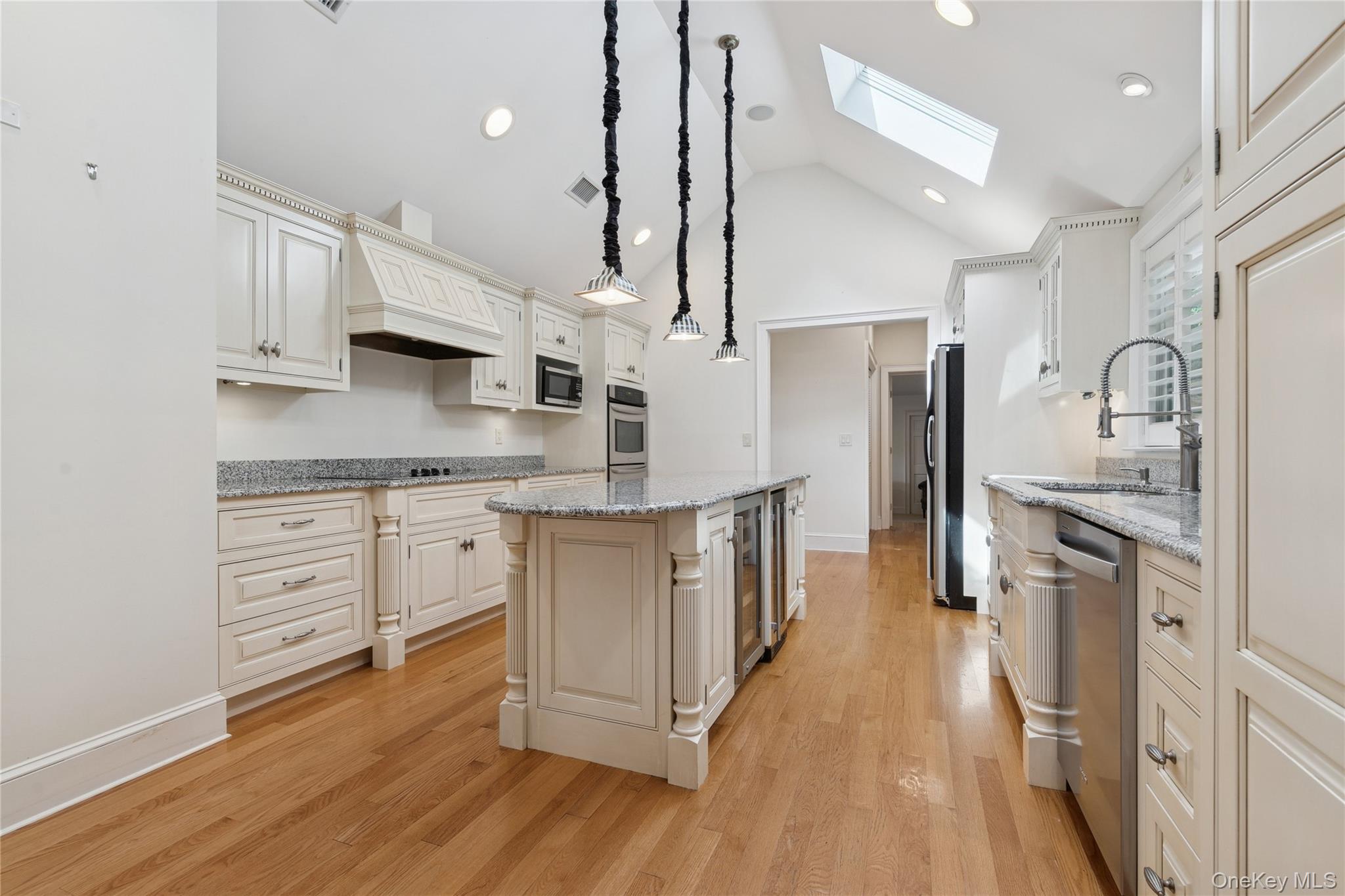 #16 photo, 283 Main Street, サフォーク郡 Westhampton Beach , NY 11978