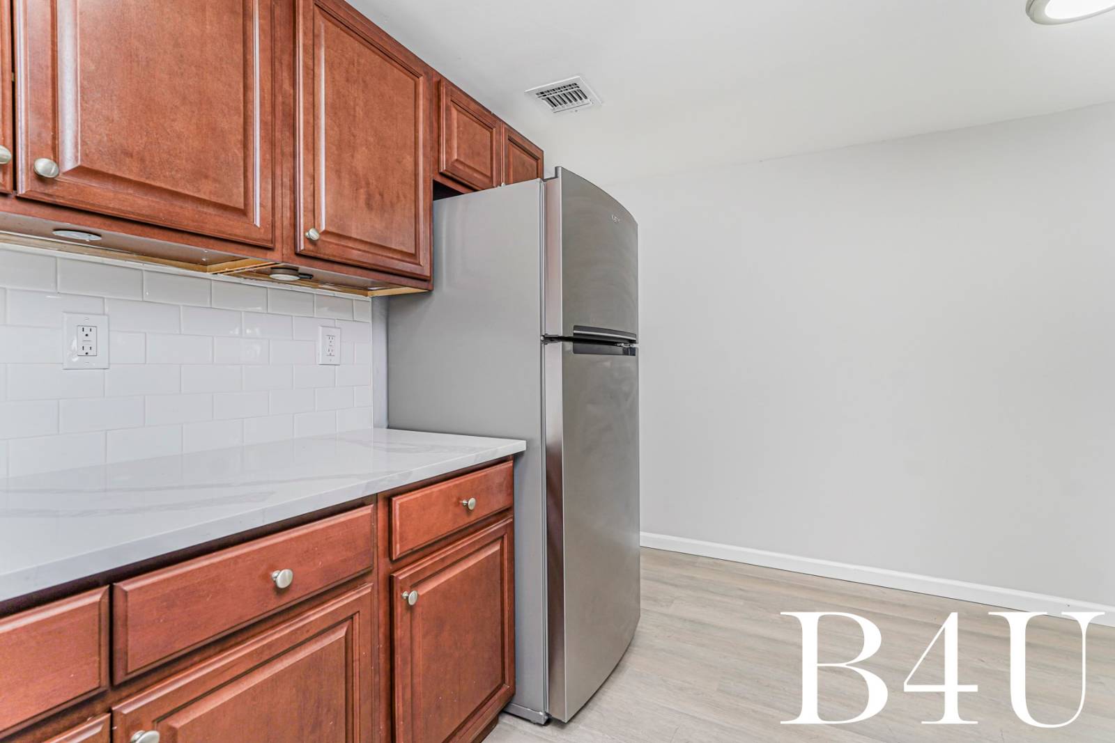 #13 photo, 107 Mapleton Avenue, Staten Island , NY 10306