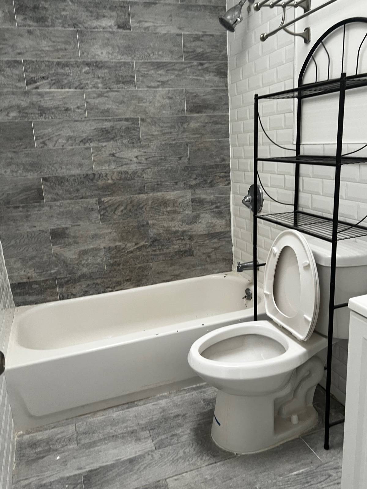 #12 photo, 99-02 212 St, क्वीन्स गाँव Queens Village , NY 11429