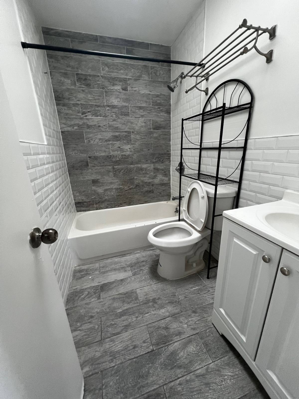 #16 photo, 99-02 212 St, क्वीन्स गाँव Queens Village , NY 11429