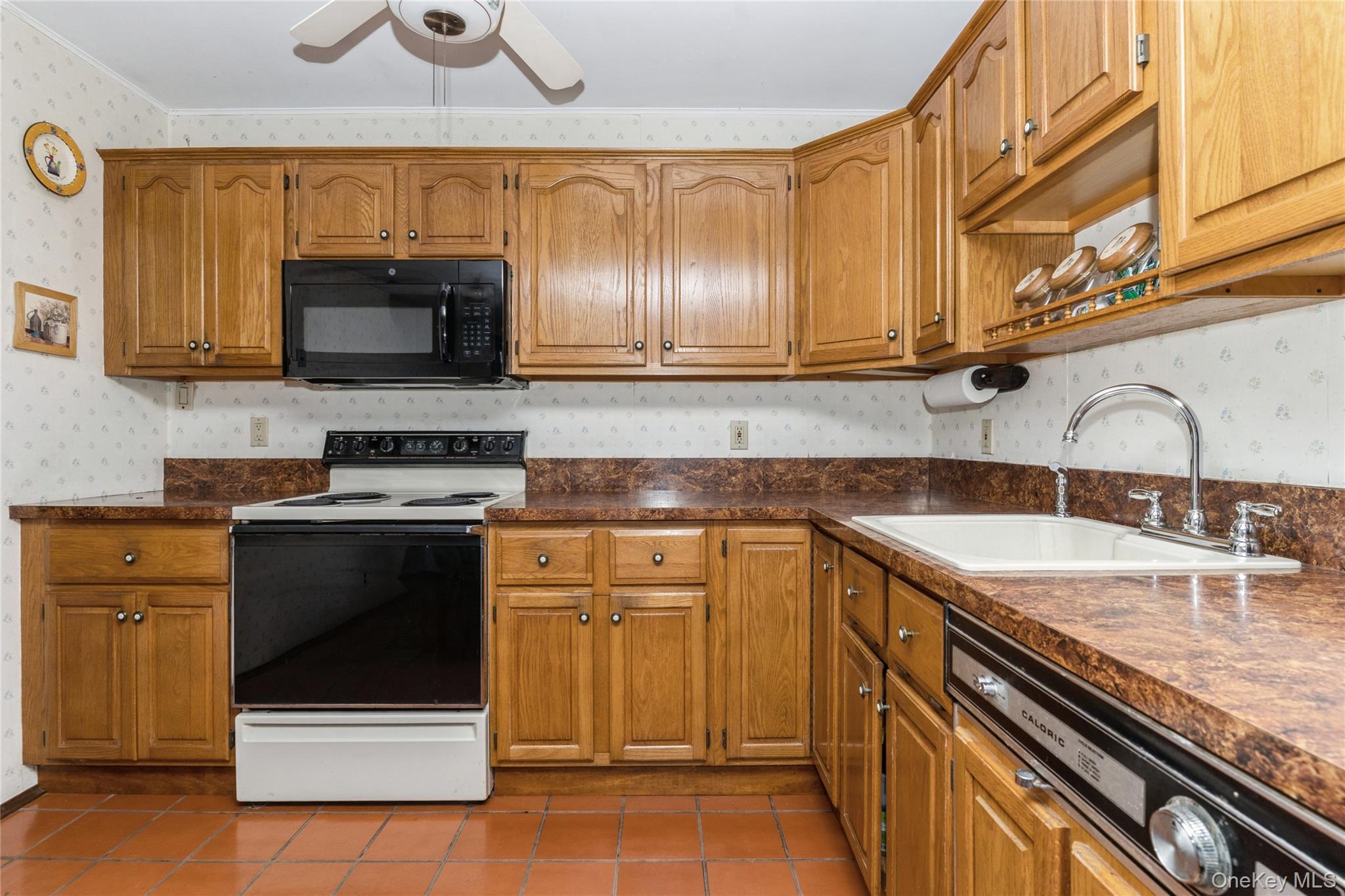 #5 photo, 3860 Maplewood Drive, Seaford , NY 11783