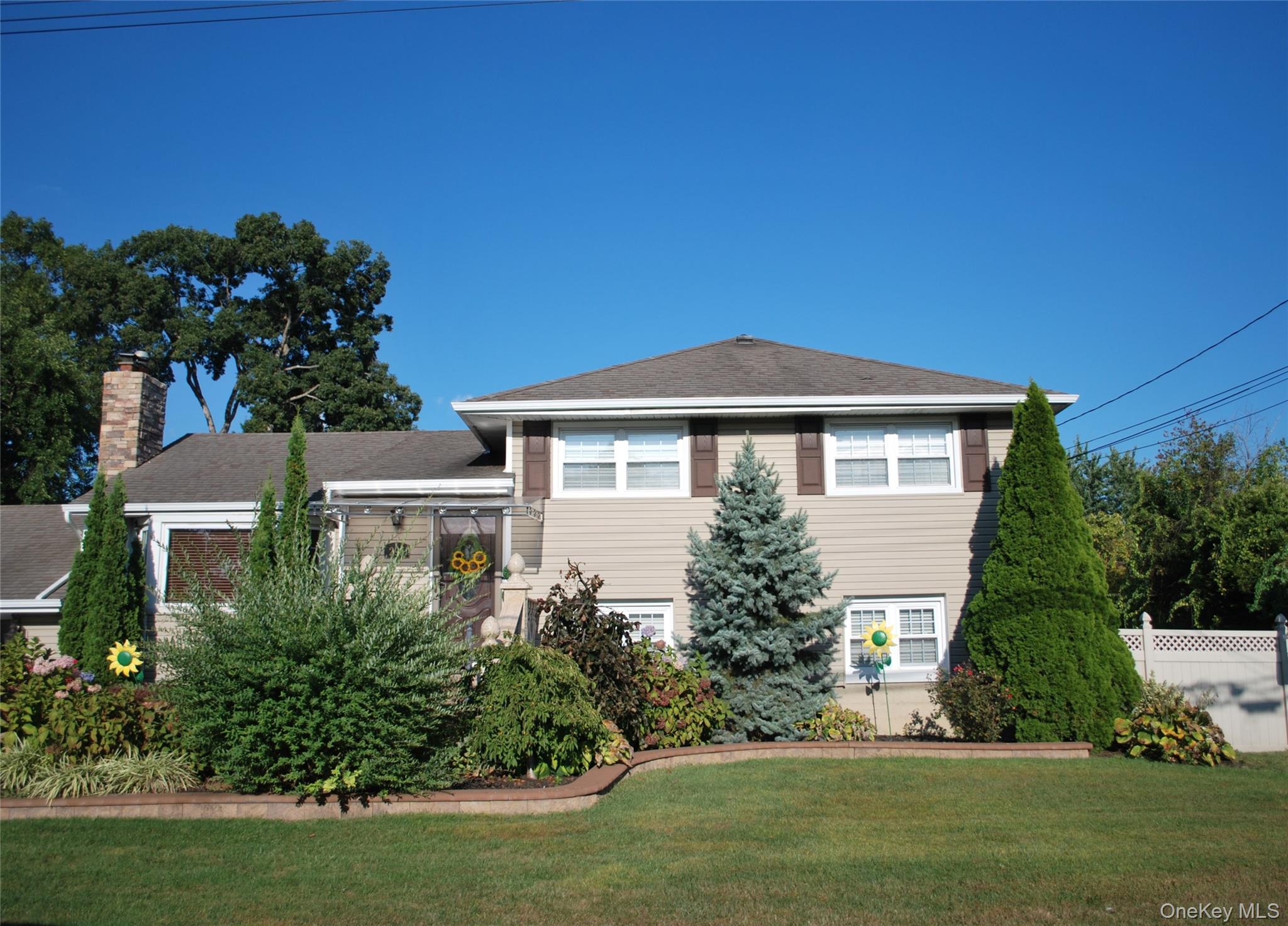 #1 photo, 295 W 4th Street, سوفولك Deer Park , NY 11729