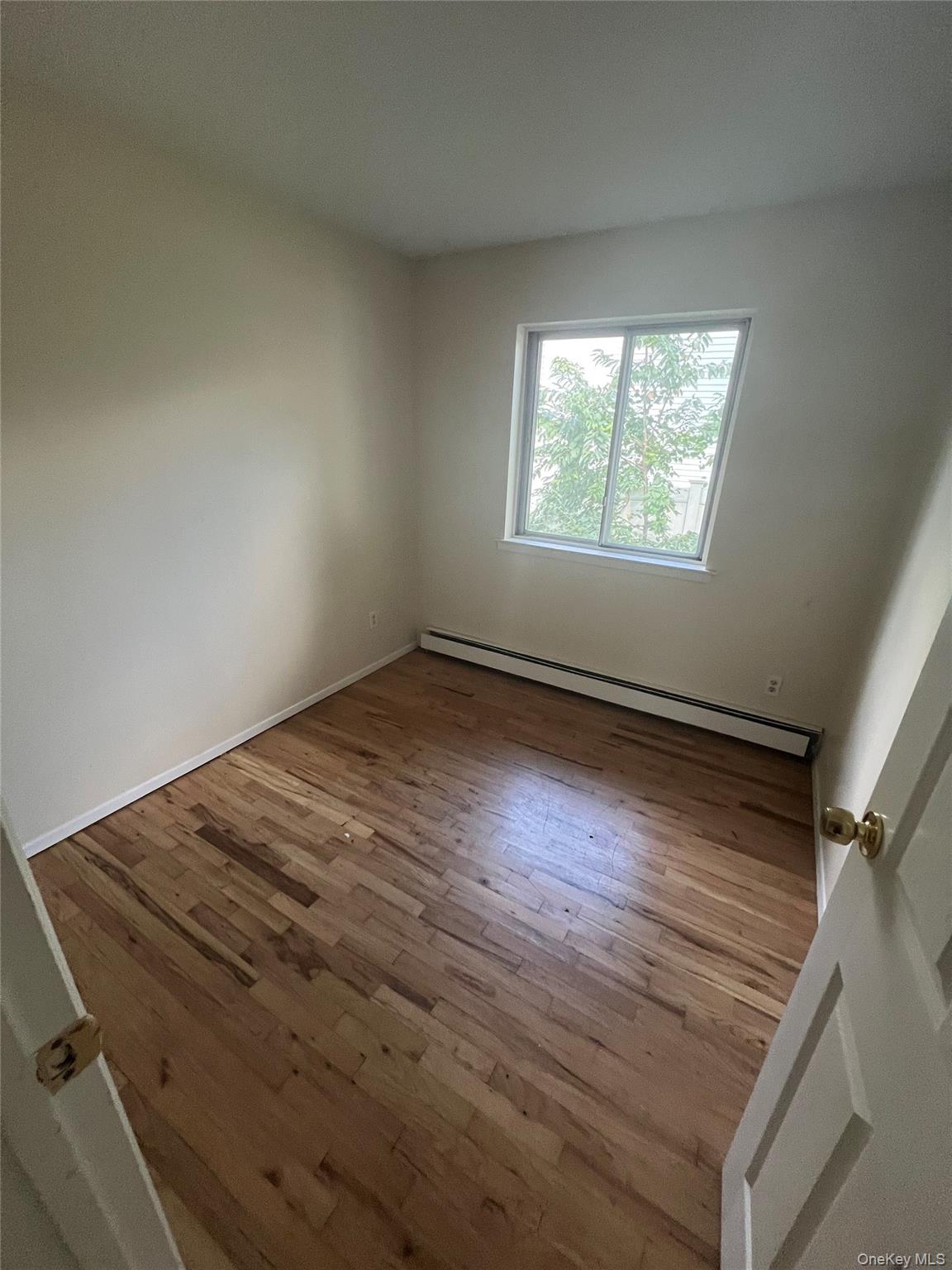 #11 photo, 10 Cedarhurst Avenue, Selden , NY 11784