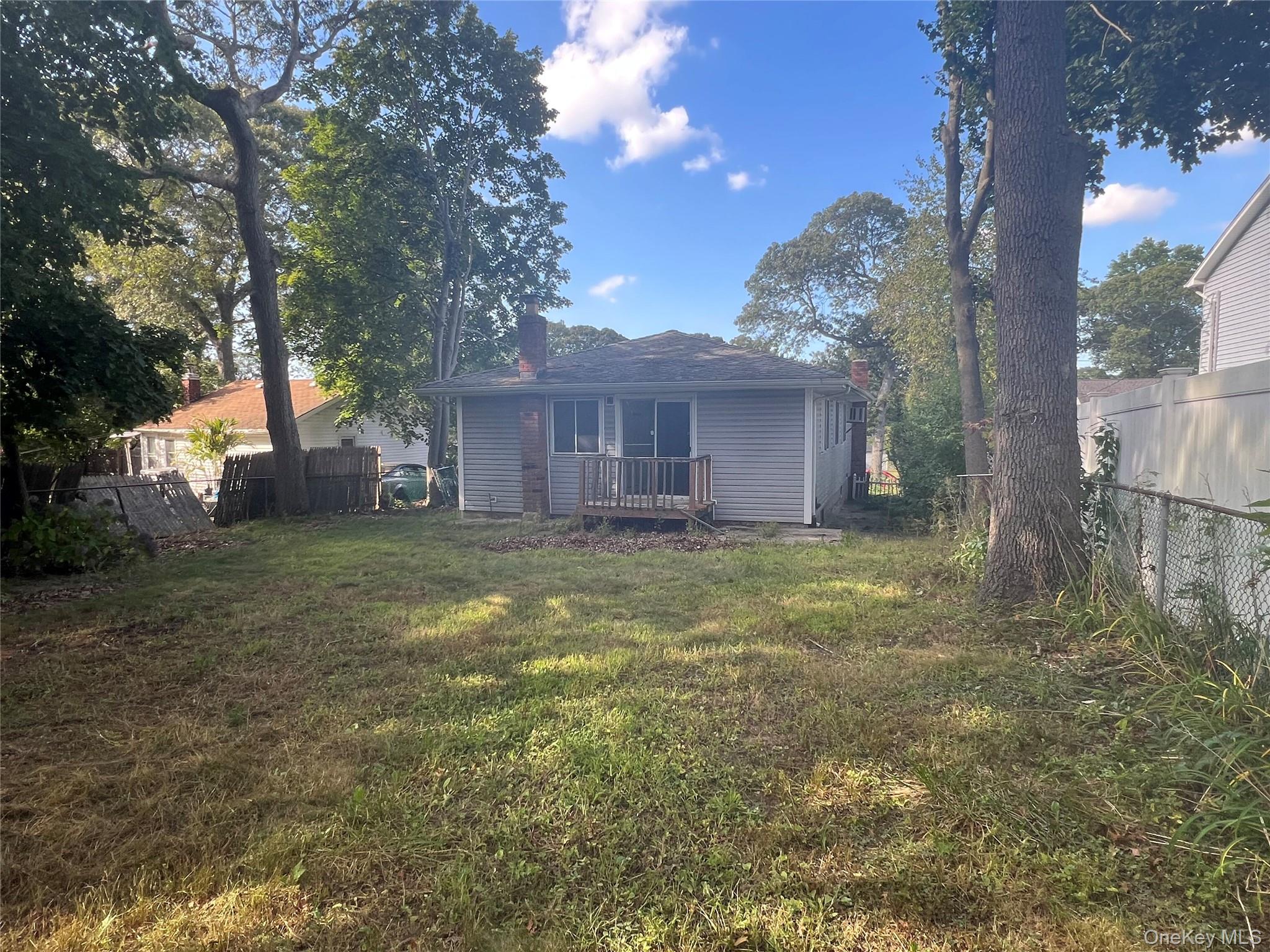 #14 photo, 10 Cedarhurst Avenue, Selden , NY 11784