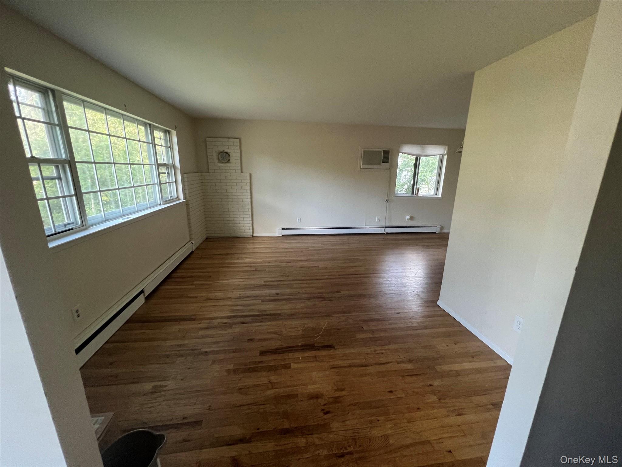 #2 photo, 10 Cedarhurst Avenue, Selden , NY 11784