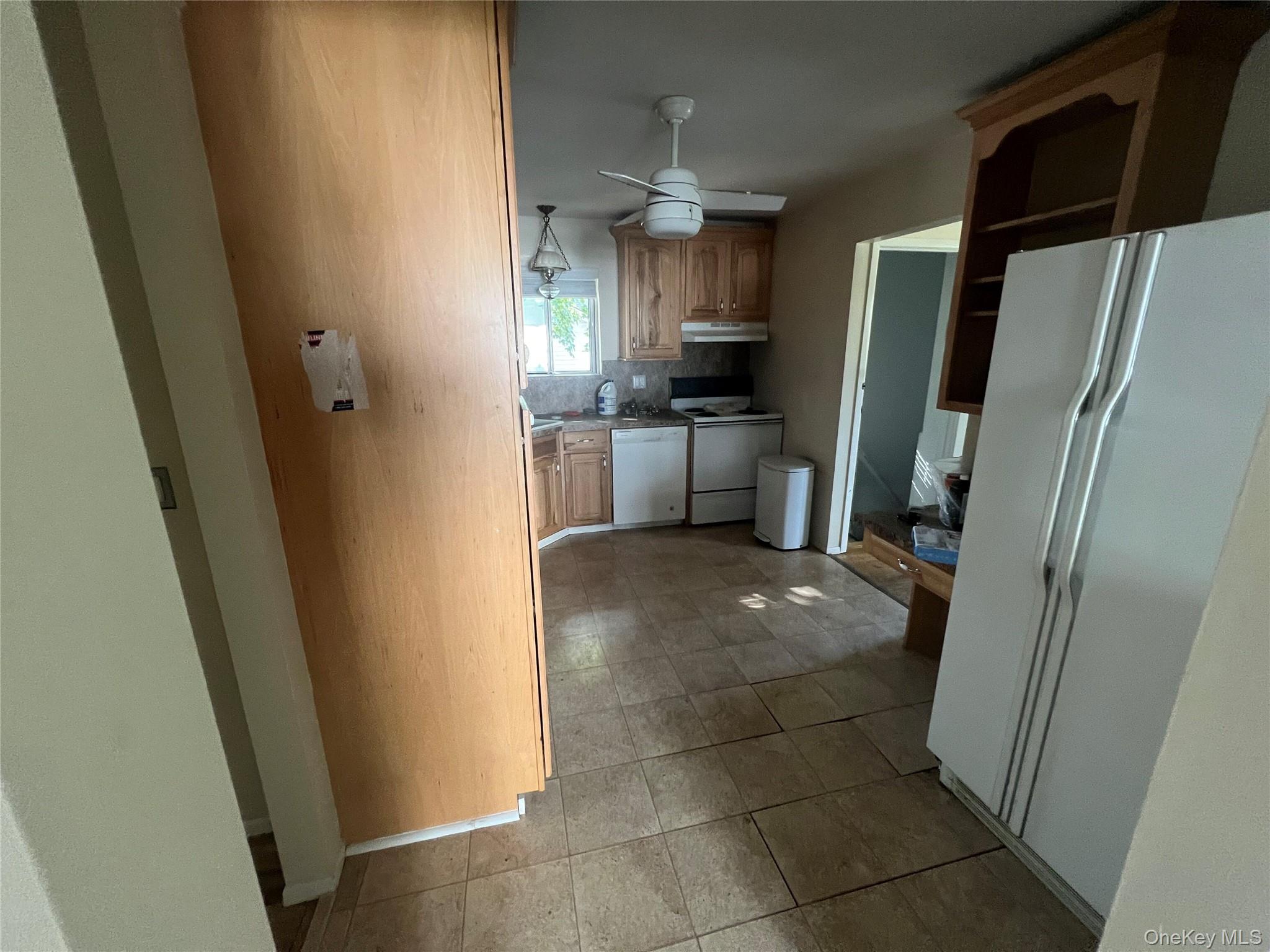 #5 photo, 10 Cedarhurst Avenue, Selden , NY 11784