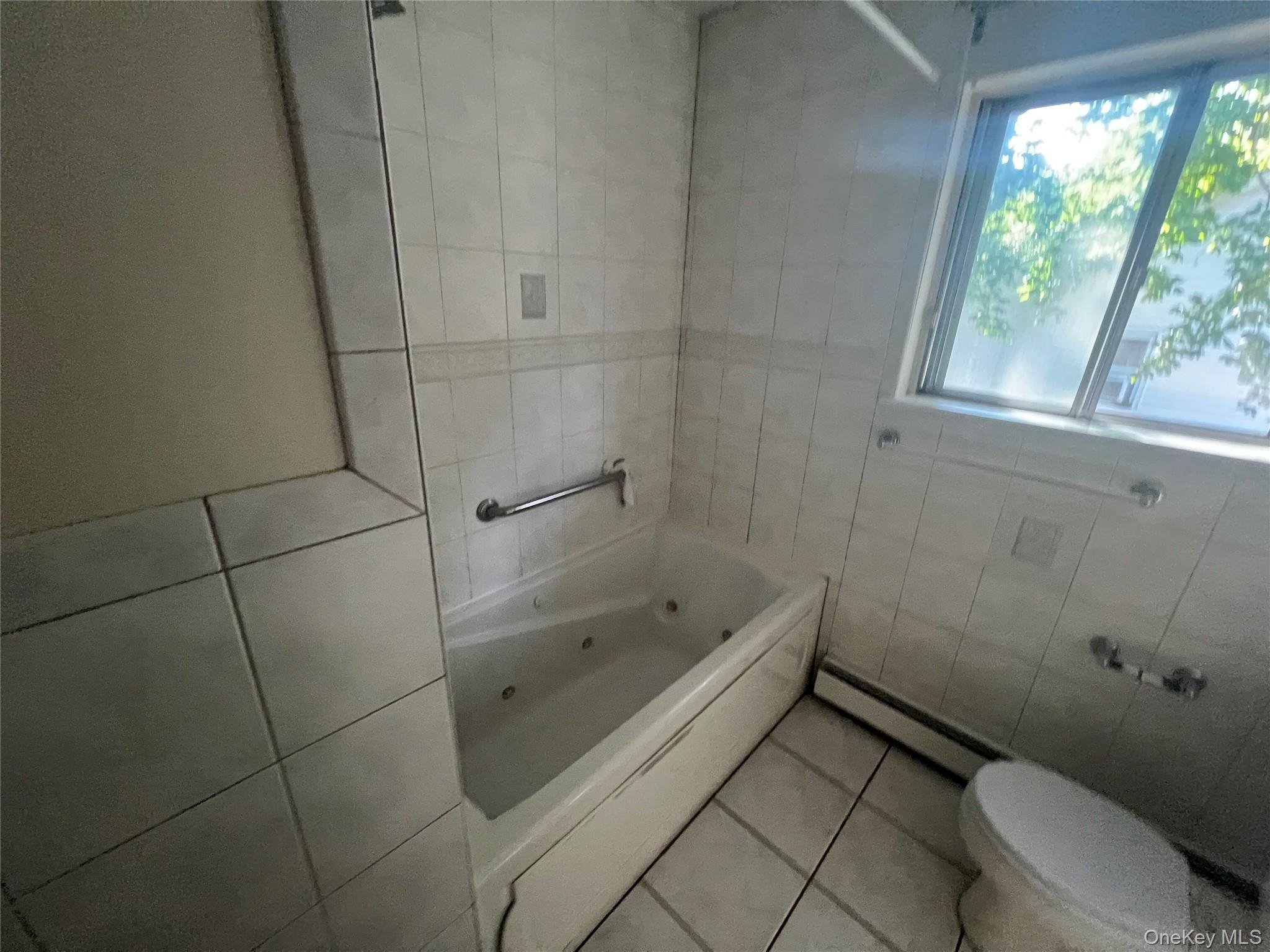 #8 photo, 10 Cedarhurst Avenue, Selden , NY 11784