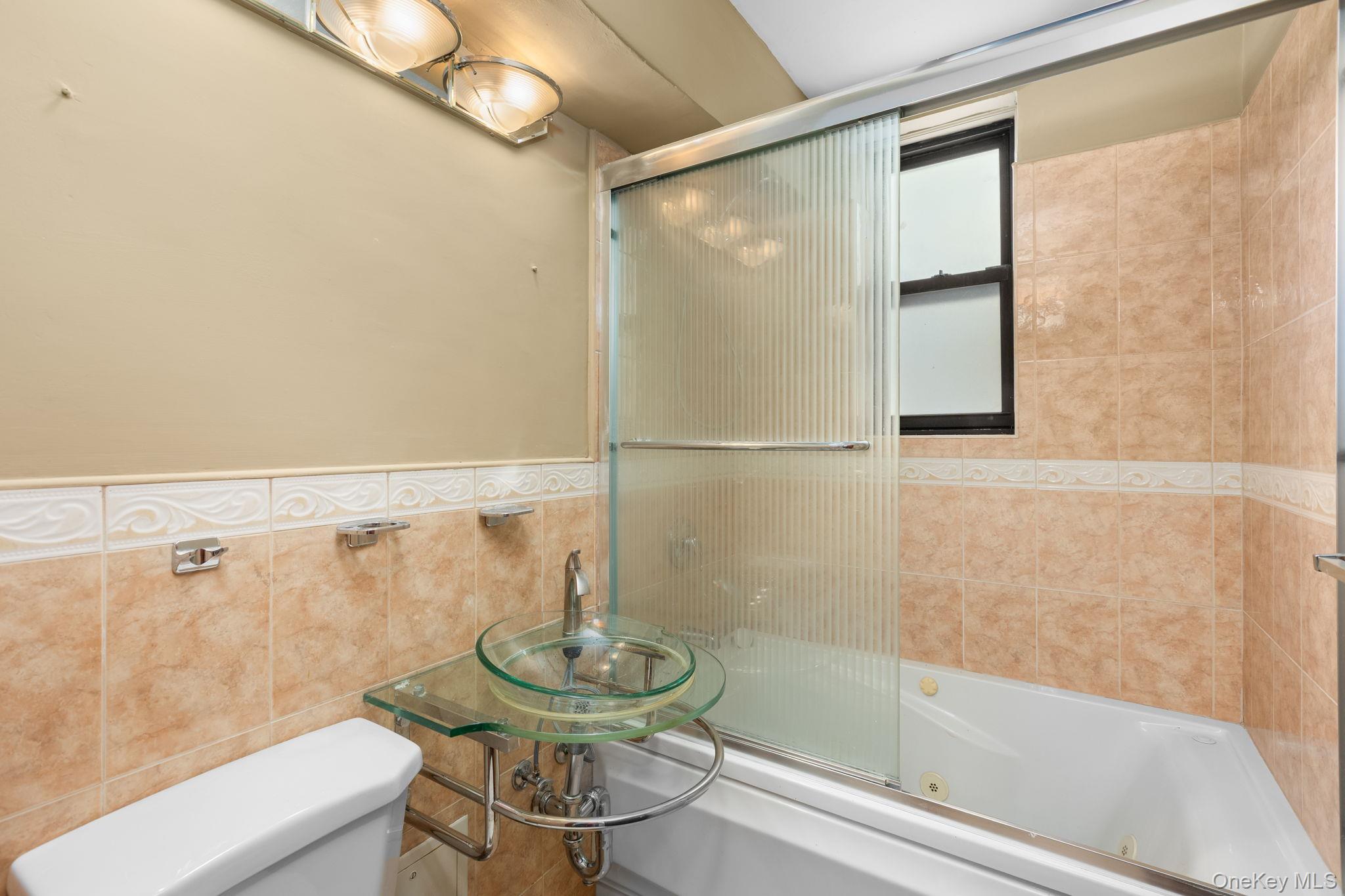 #12 photo, 3531 Bronxwood Avenue, ブロンクス区 Bronx , NY 10469