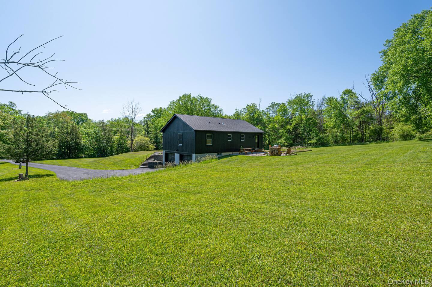 #14 photo, 18 Burnt Meadow Road, Gardiner , NY 12525