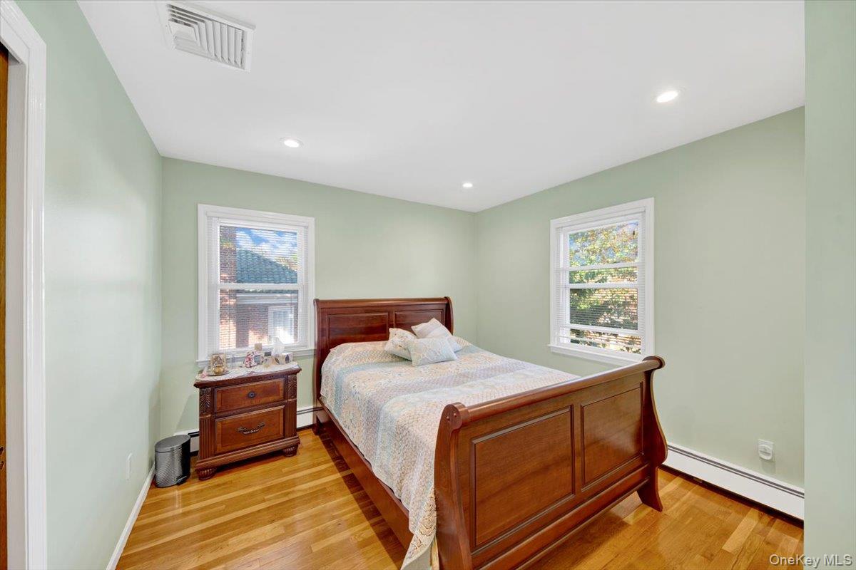 #16 photo, 37 aka 39 Deshon Avenue, Bronxville , NY 10708