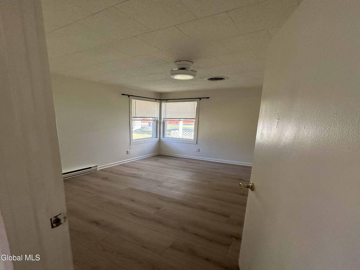 #7 photo, 10 Grove Place, Bethlehem , NY 12203