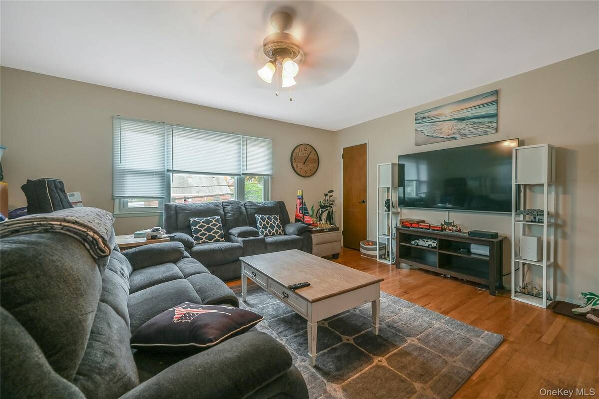 #4 photo, 167 Vernon Valley Road, East Northport , NY 11731