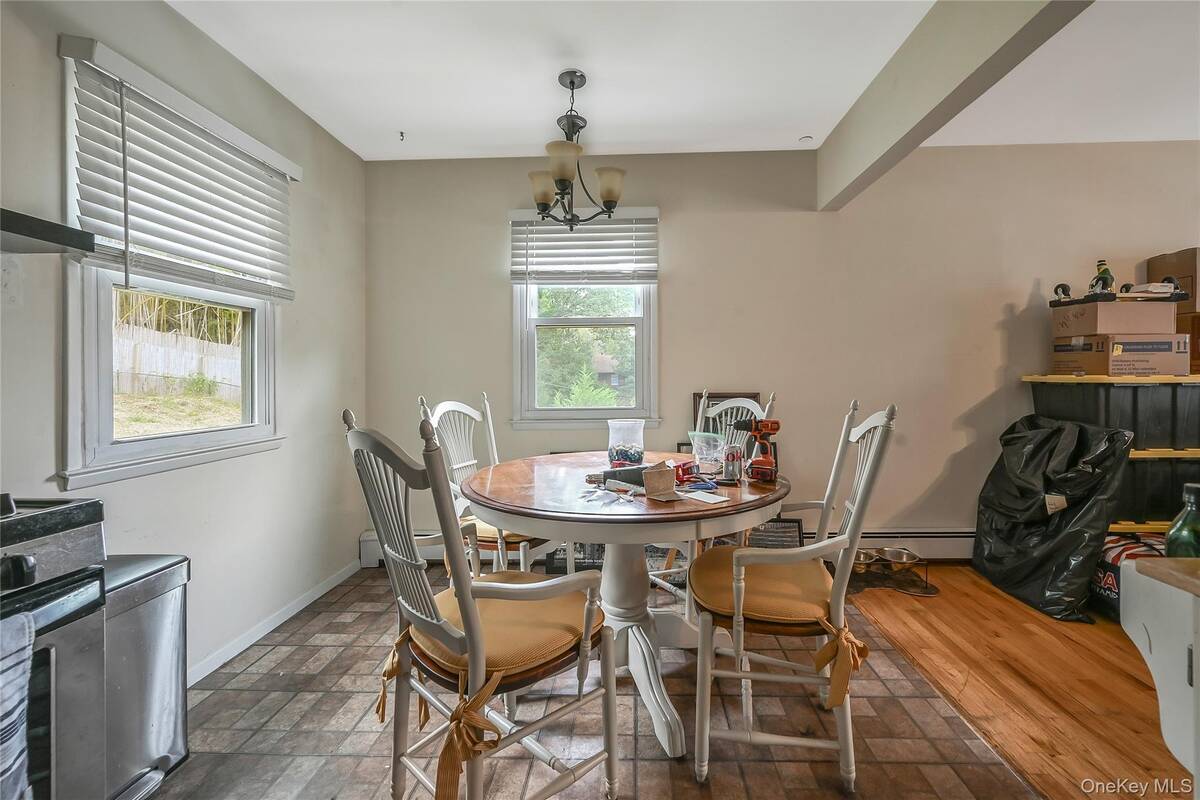 #7 photo, 167 Vernon Valley Road, East Northport , NY 11731