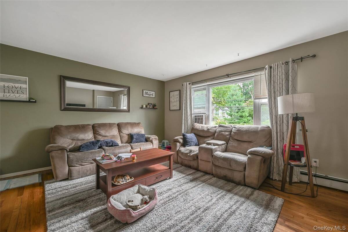 #9 photo, 167 Vernon Valley Road, East Northport , NY 11731