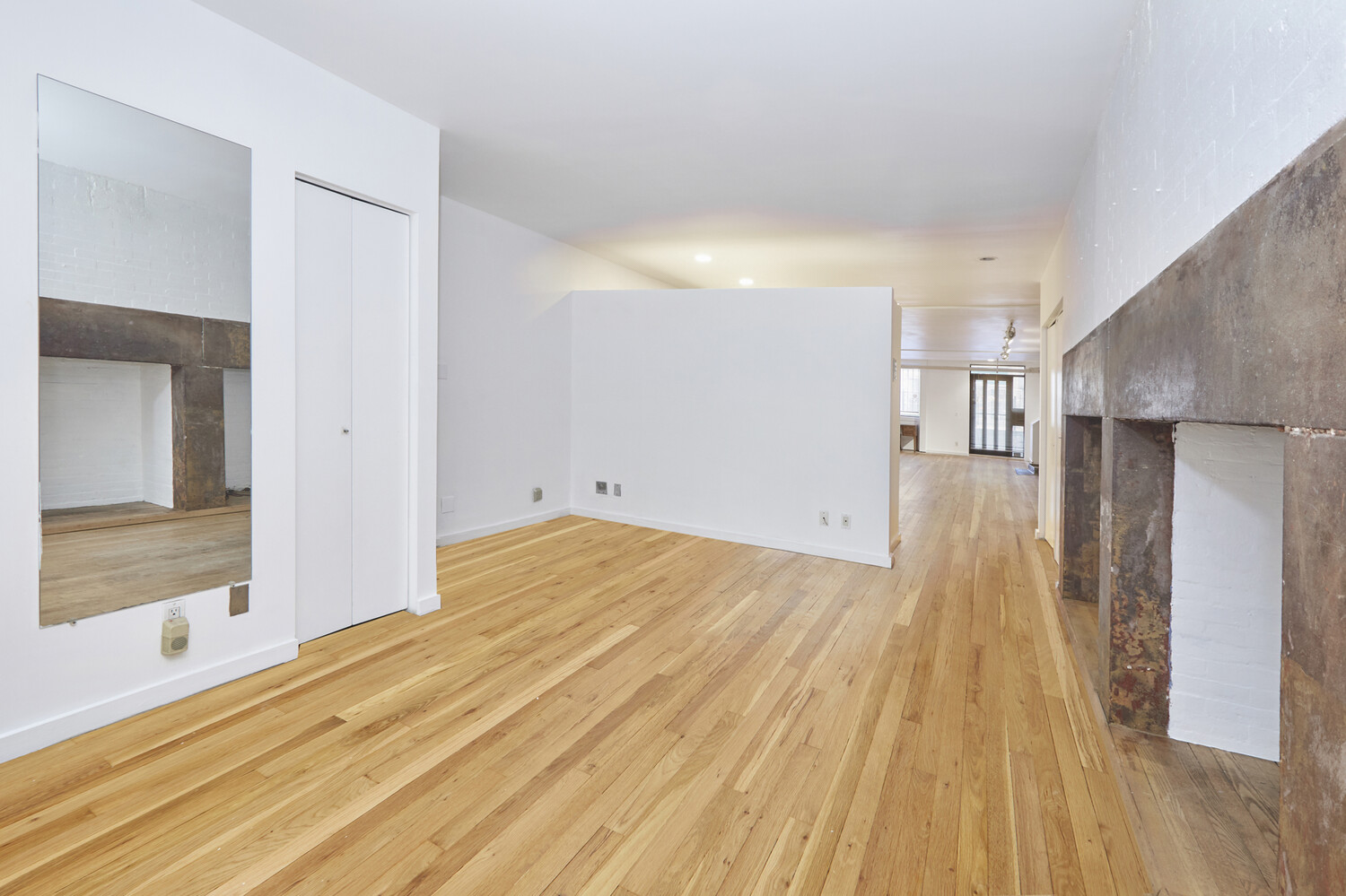#4 photo, 319 W 14TH Street, Chelsea , NY 10014