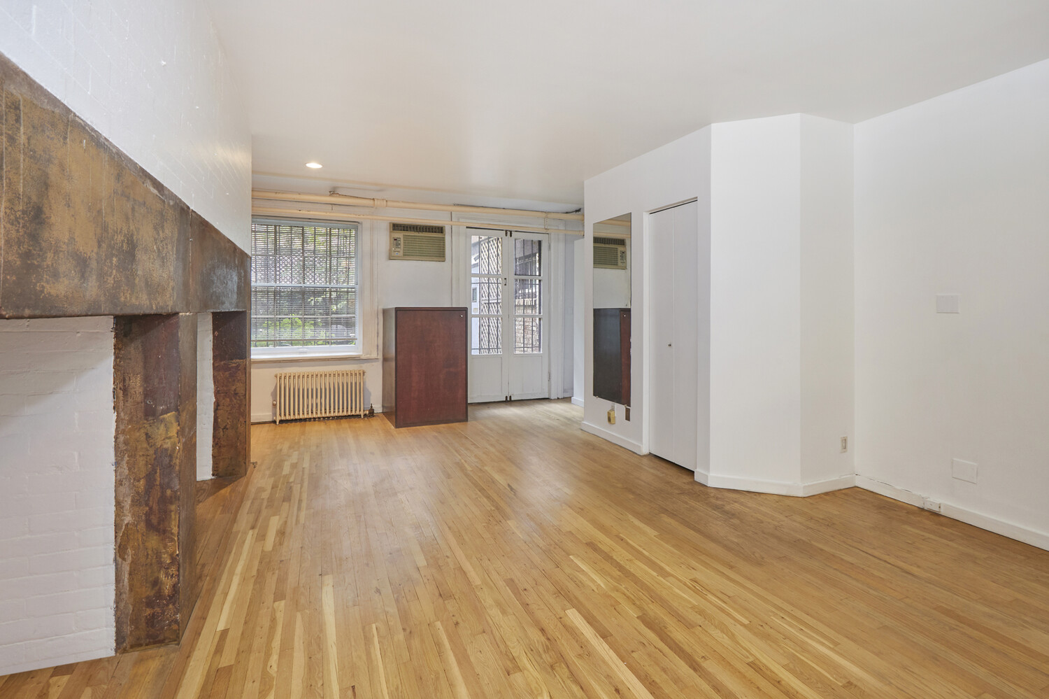 #6 photo, 319 W 14TH Street, Chelsea , NY 10014