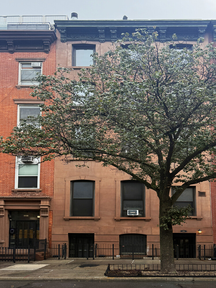 #8 photo, 319 W 14TH Street, Chelsea , NY 10014