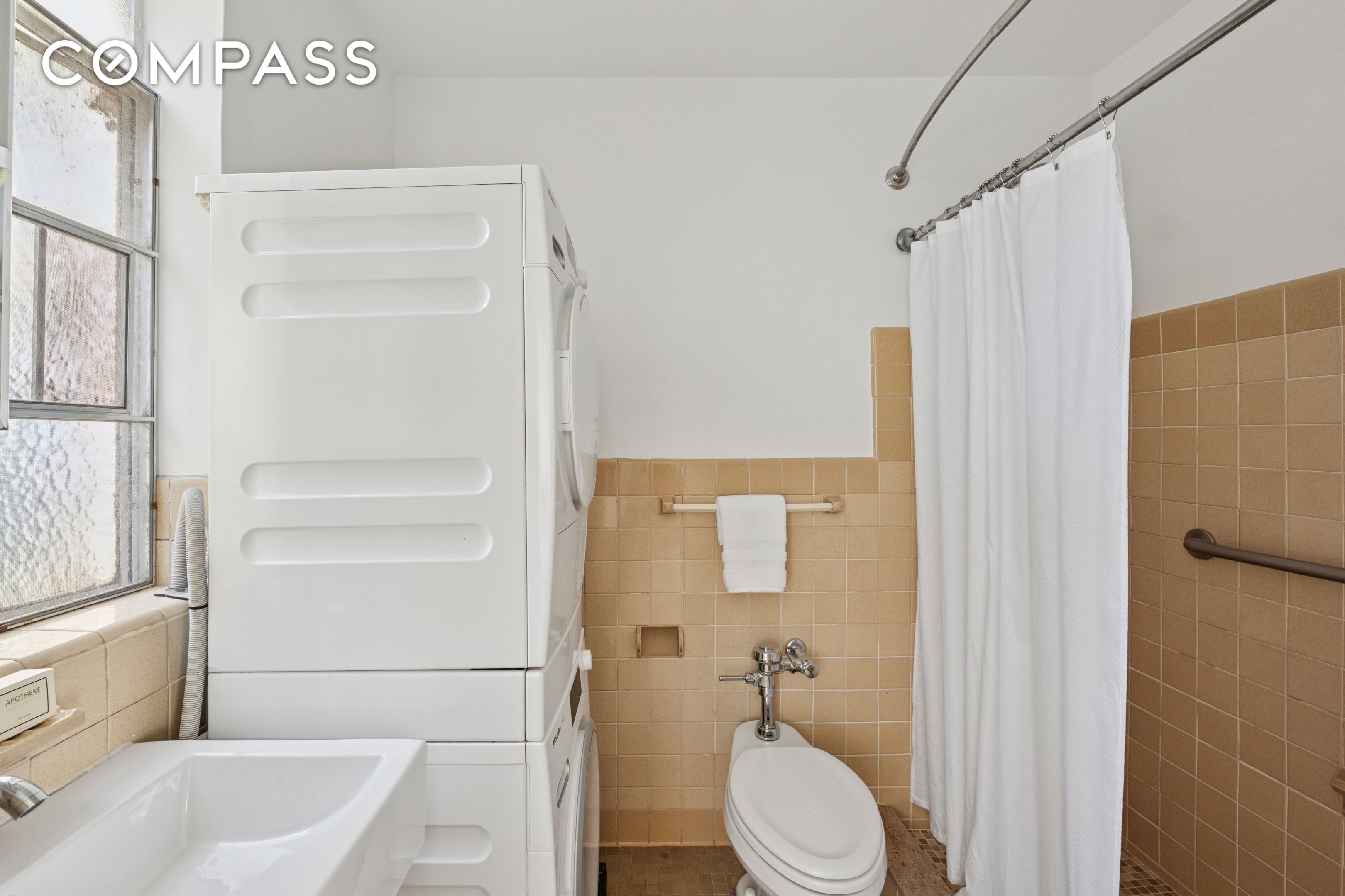 #11 photo, 140 Riverside Drive, Upper West Side , NY 10024